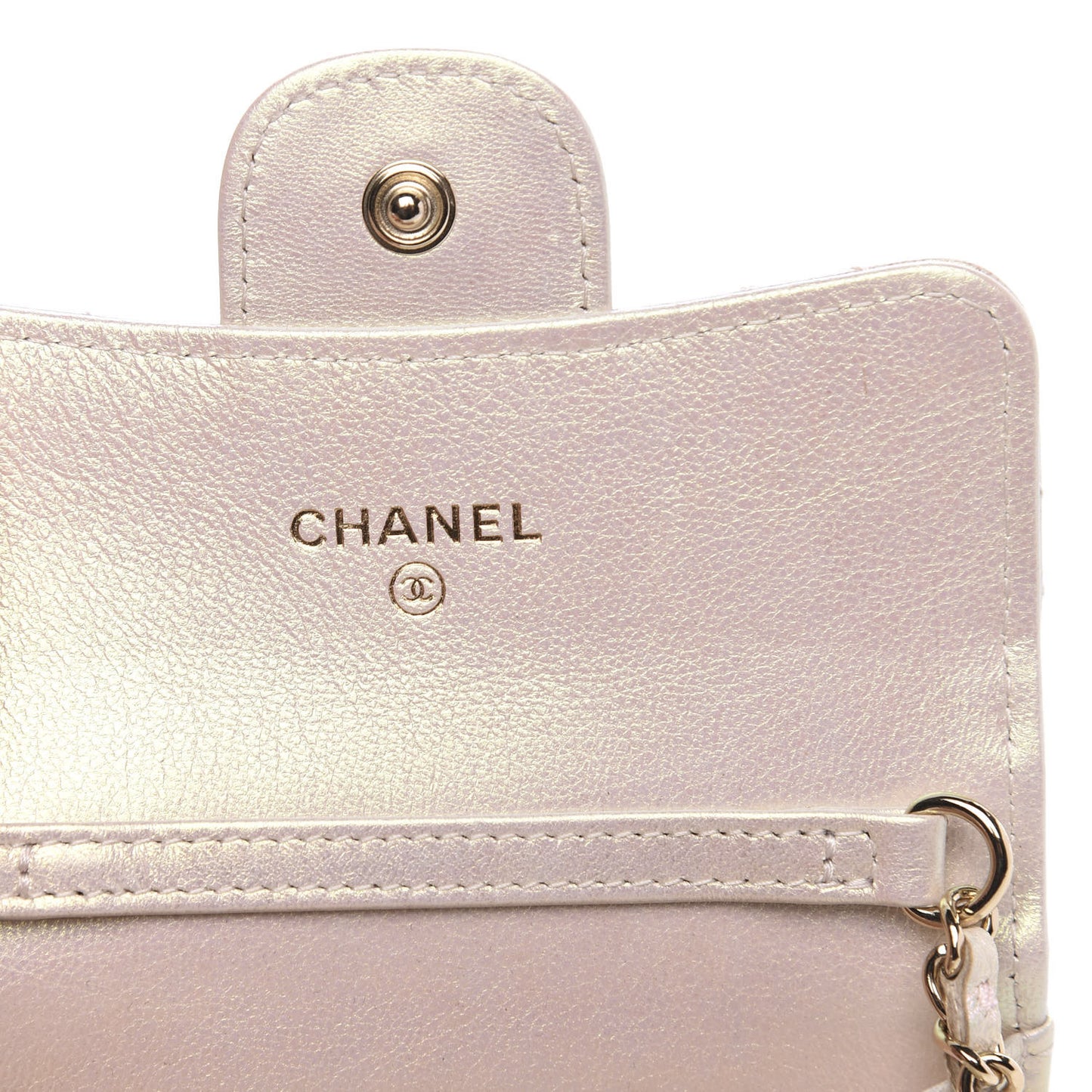 Iridescent Lambskin Quilted Flap Card Holder On Chain Ivory