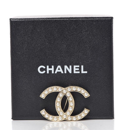 Chanel Pearl CC Brooch Gold 5 of 5