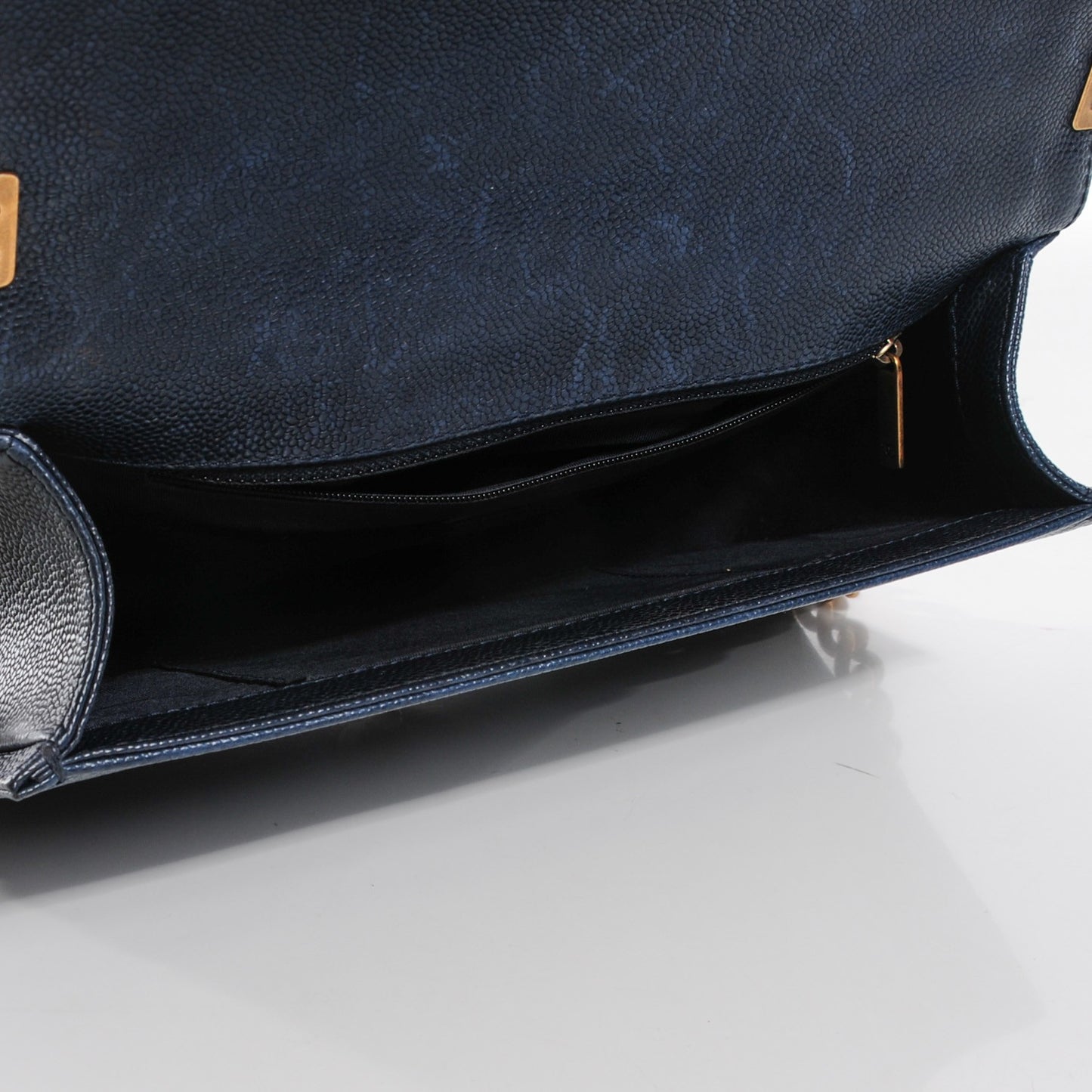 Pearly Caviar Quilted New Medium Boy Flap Navy
