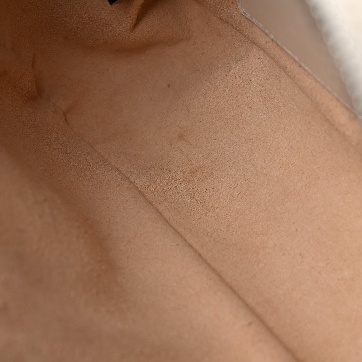 Calfskin Matelasse Aria Small GG Marmont Chain Shoulder Bag Mystic White