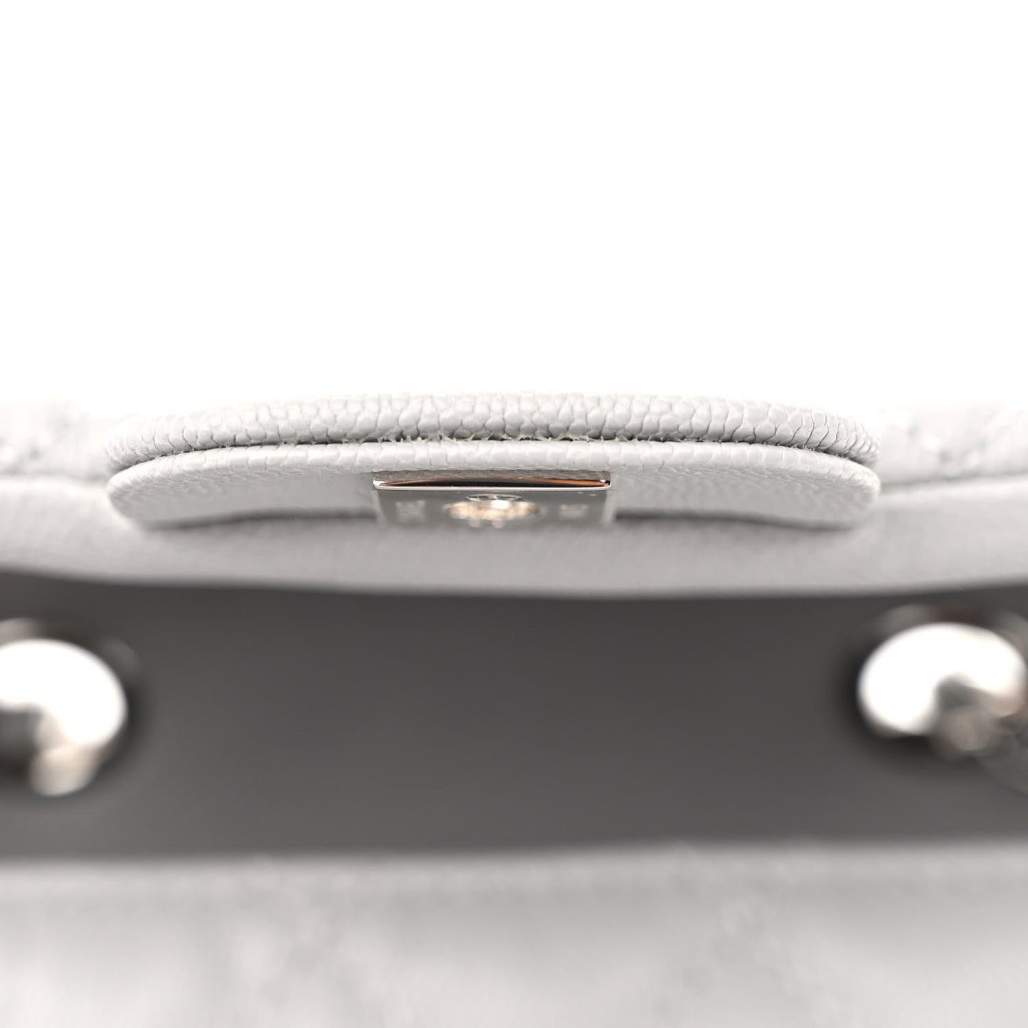 Caviar Quilted Medium Urban Companion Flap Grey