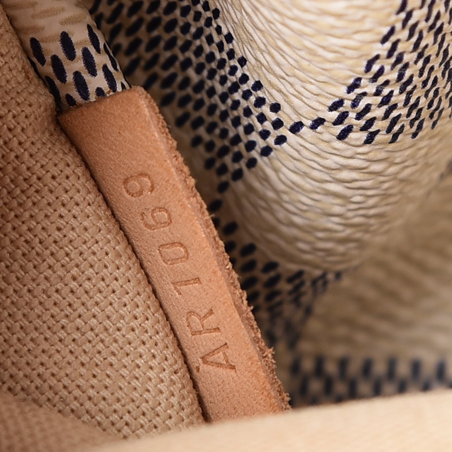 Damier Azur Totally PM
