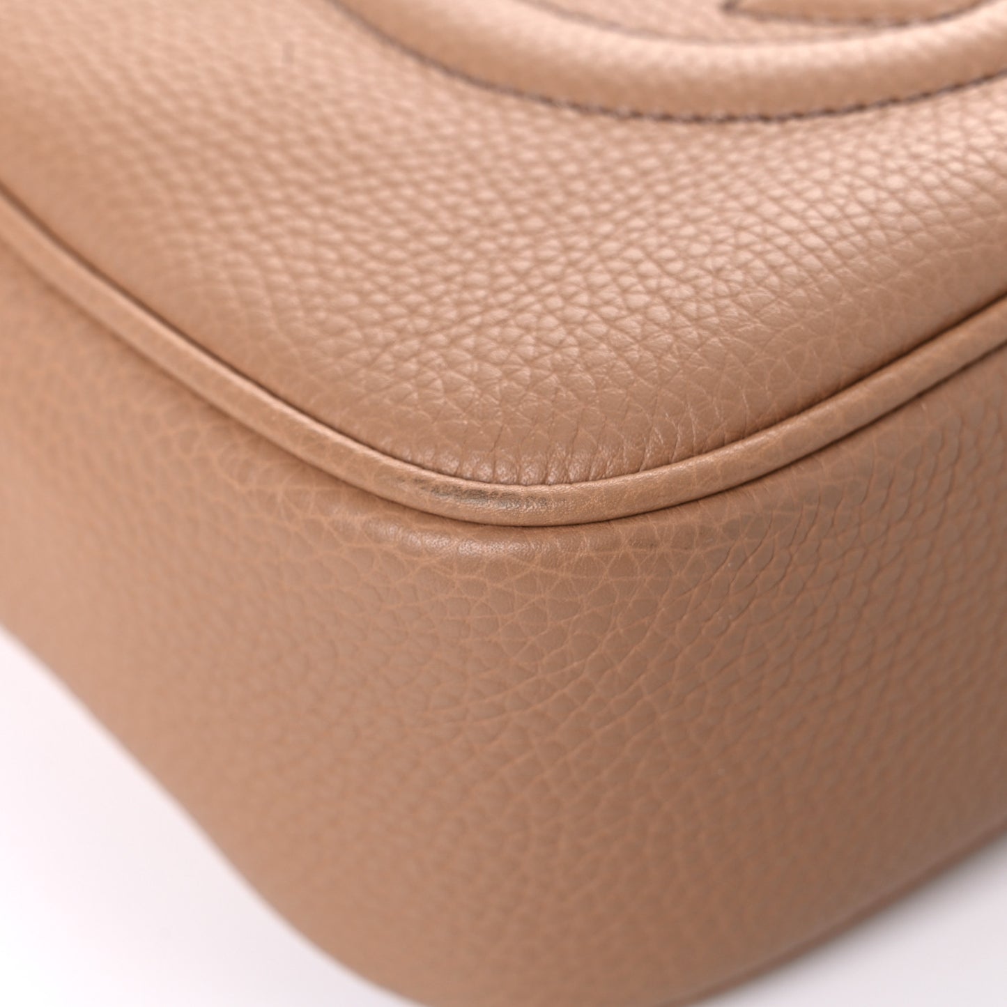 Pebbled Calfskin Small Soho Disco Bag Camelia
