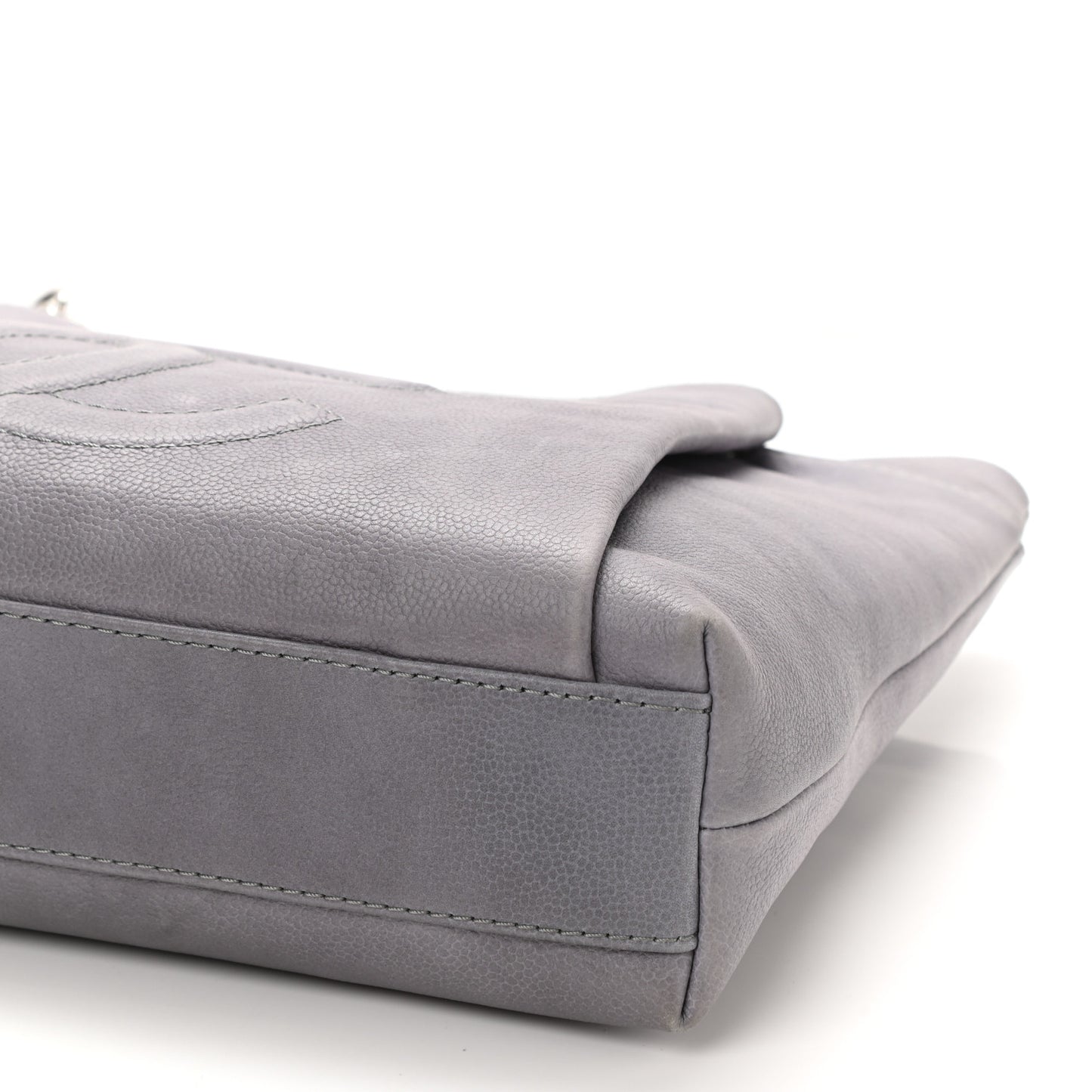 Caviar Large CC Tuck Tote Grey