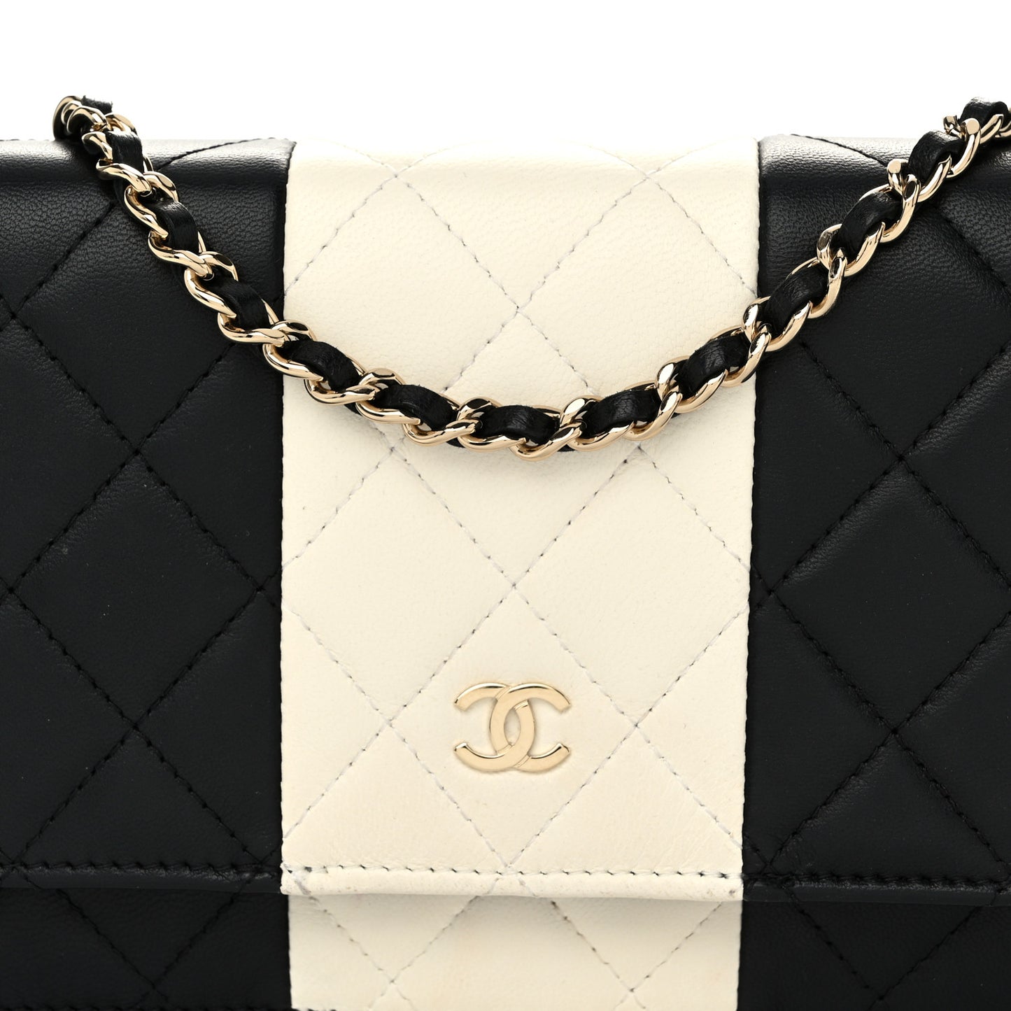 Lambskin Quilted Wallet On Chain WOC White Black