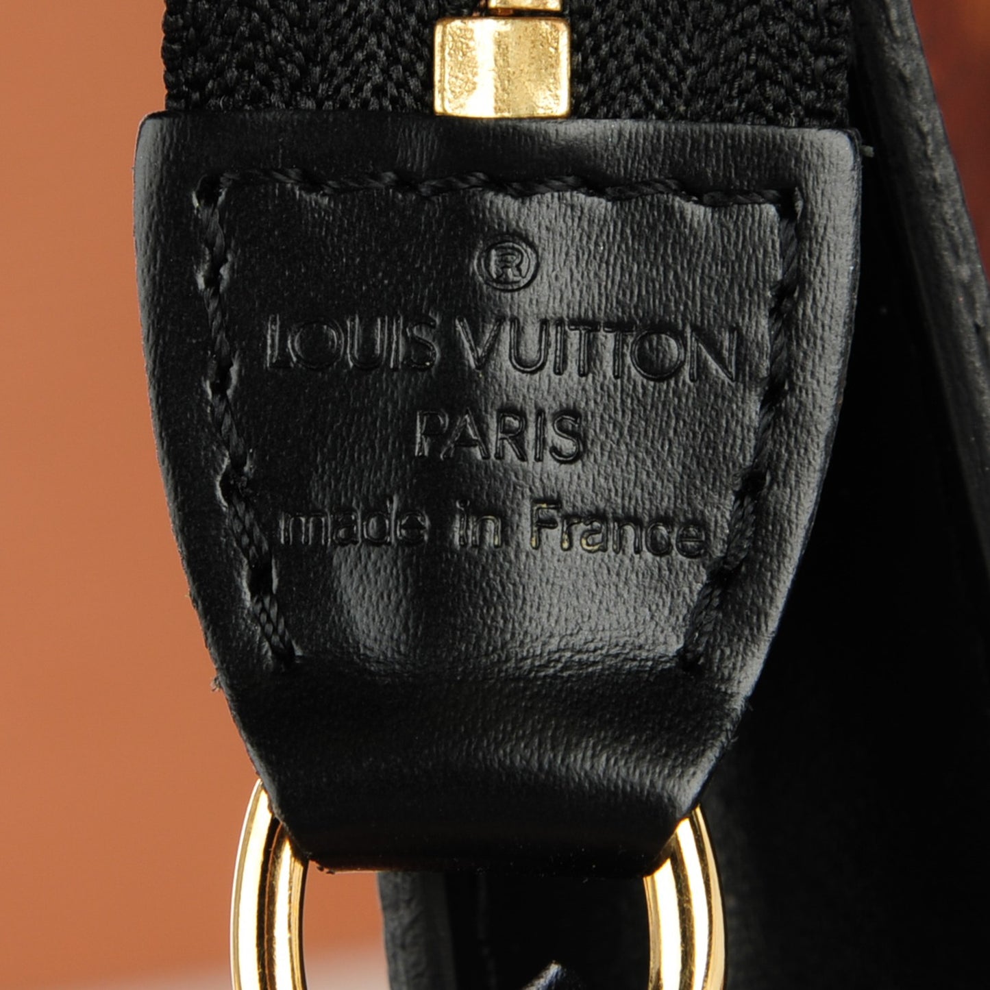 Epi Pochette 21 Black