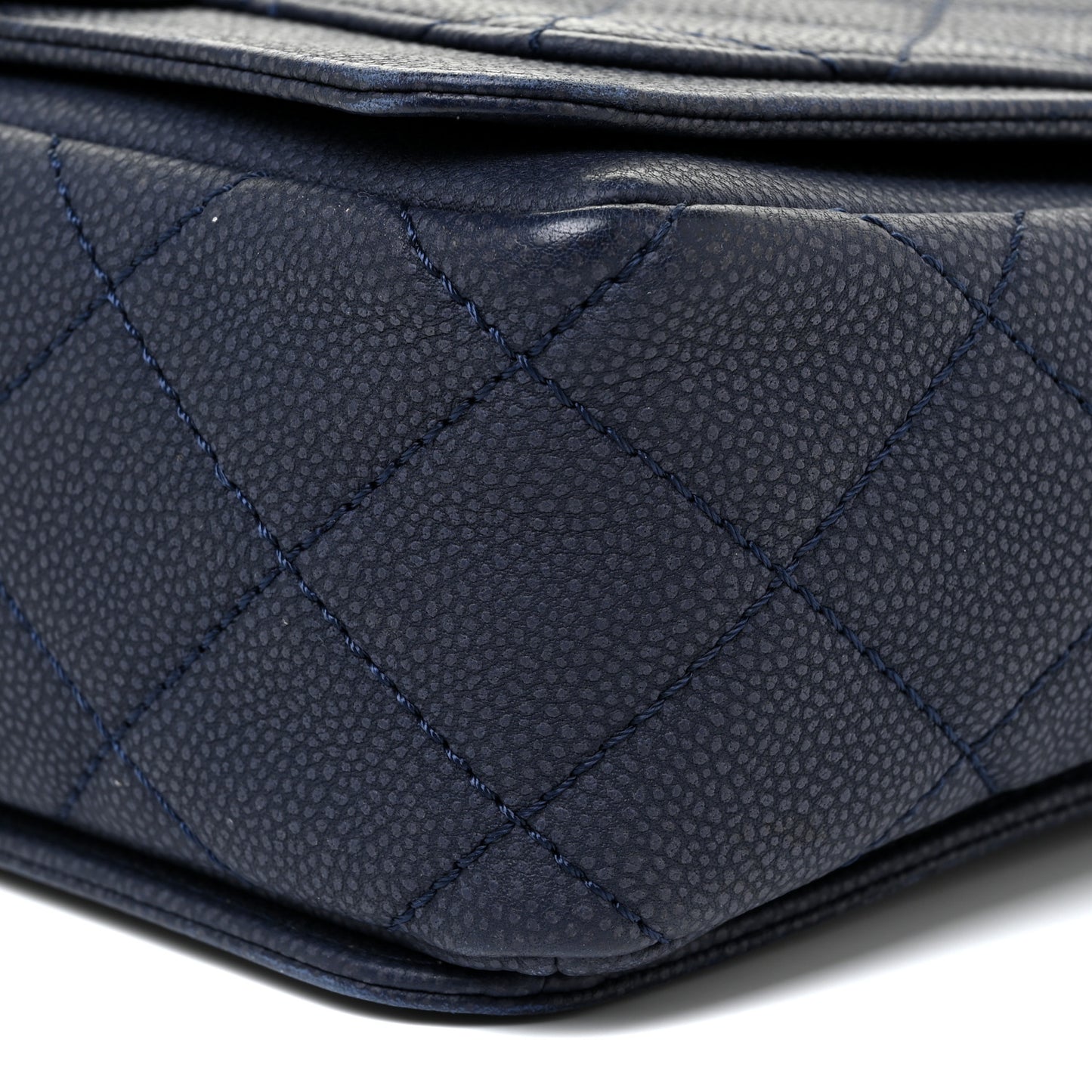Washed Caviar Quilted Medium Turn Around Ligne Flap Navy
