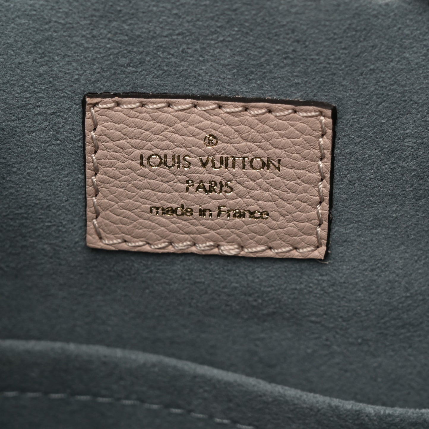 Calfskin Lockme Bucket MM Greige