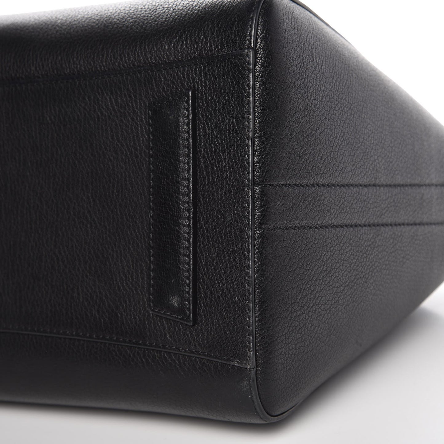 Sugar Goatskin Medium Antigona Black