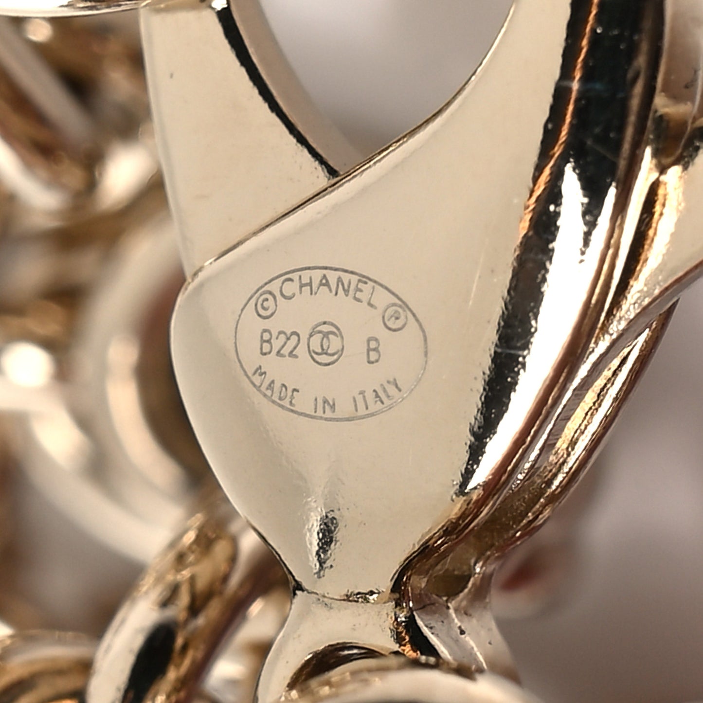 Metal Chain CC Heart Turnlock Belt Gold