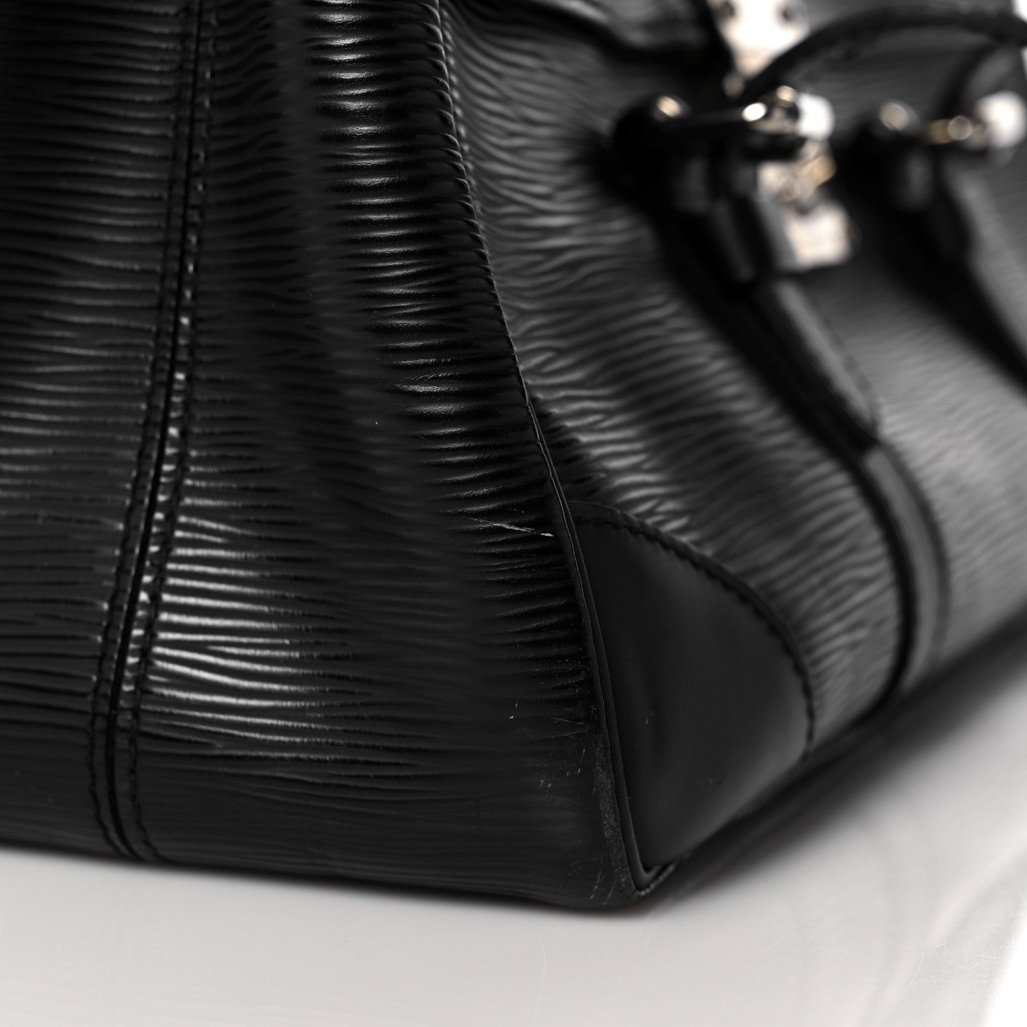 Louis Vuitton Epi Segur MM Black 24 of 25
