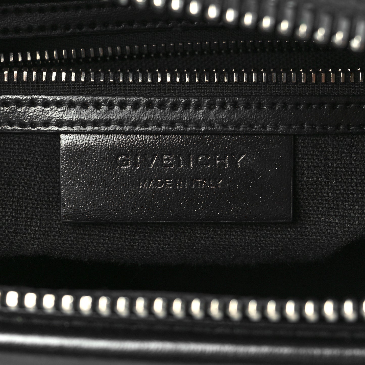 Shiny Lord Calfskin Small Antigona Black