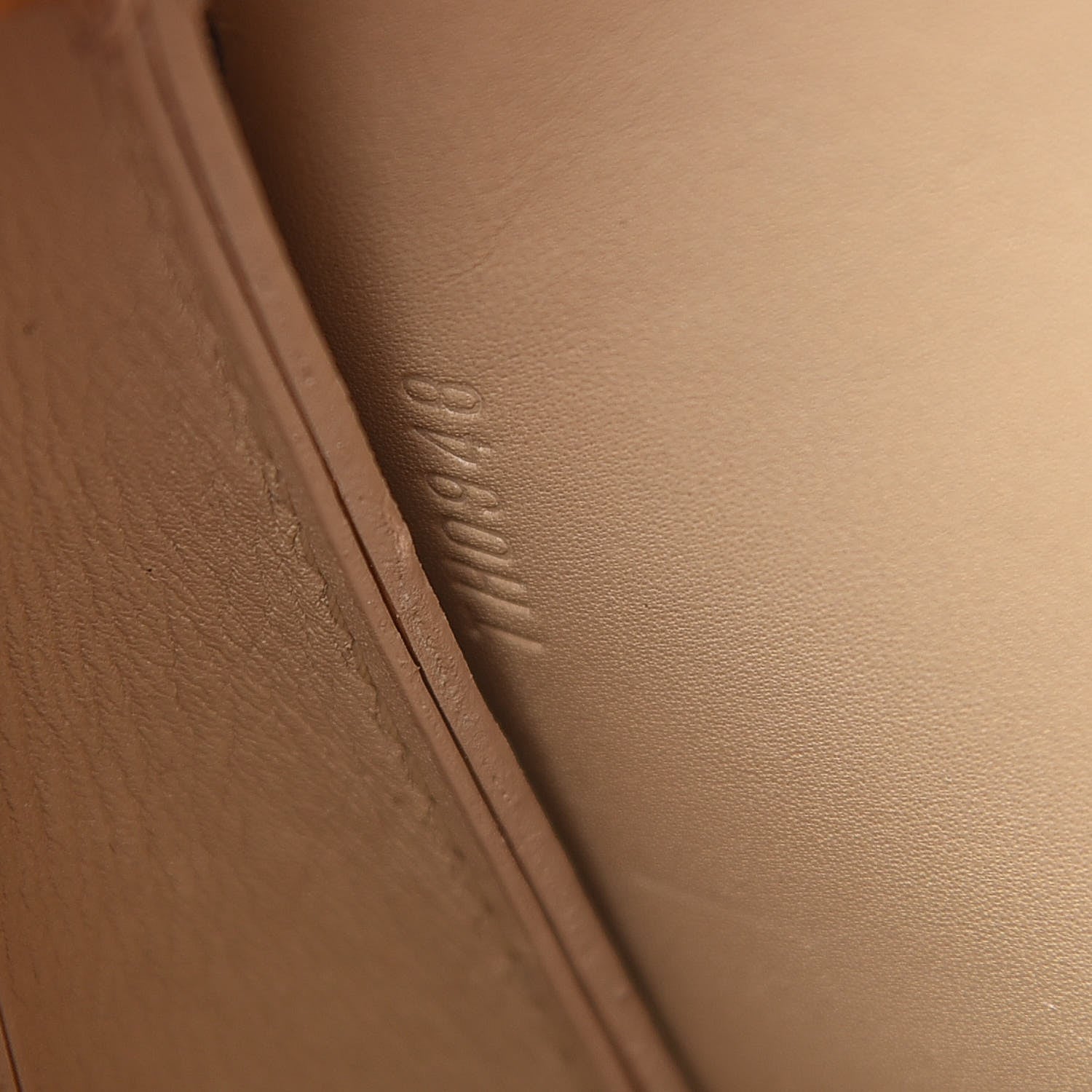 Louis Vuitton Vernis Lexington Pochette Beige 9 of 16