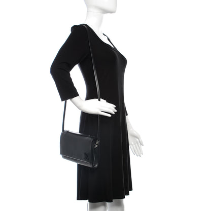 Louis Vuitton Epi Clery Black 2 of 9