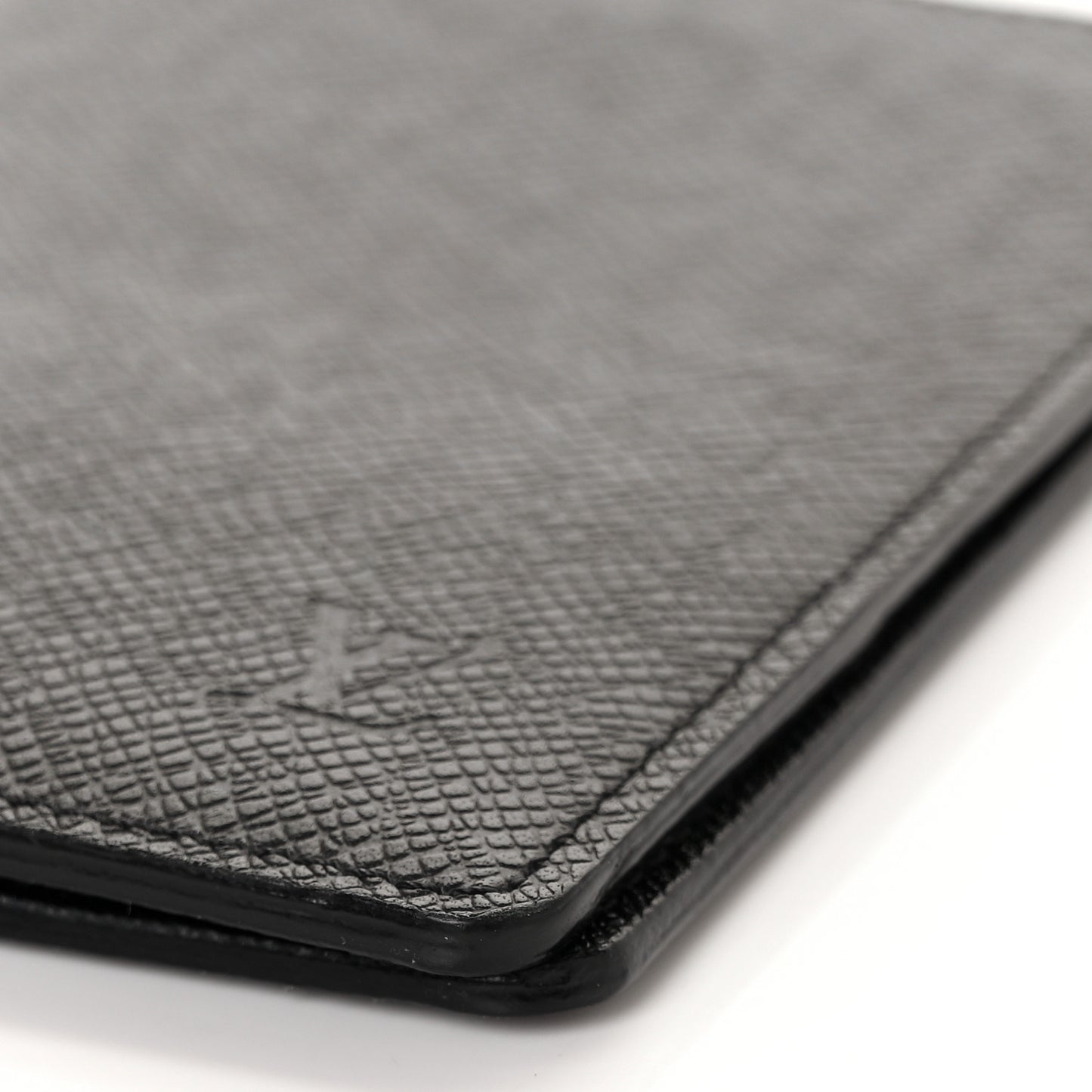 Taiga Passport Cover Black