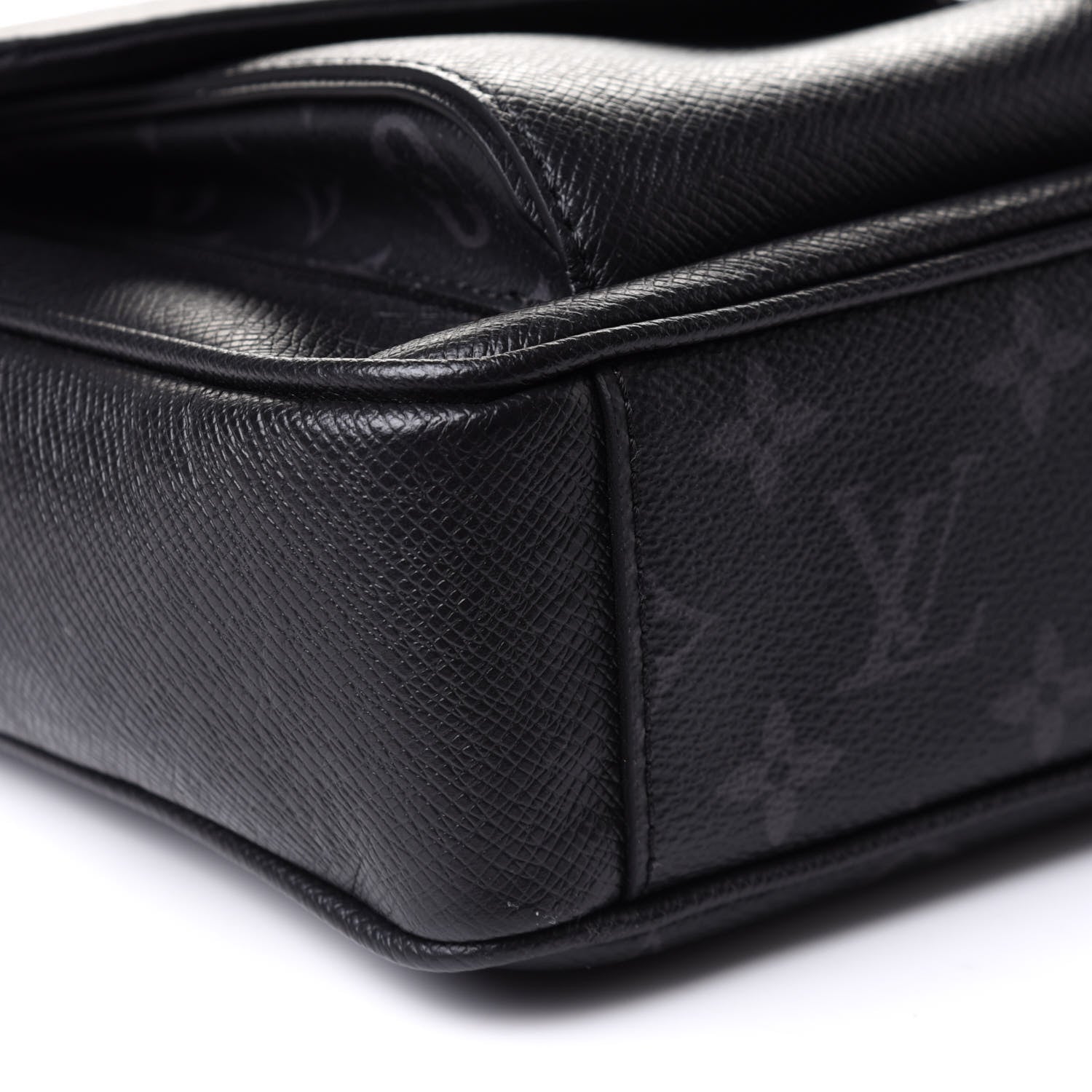Louis Vuitton Taigarama Messengerama Black 8 of 9