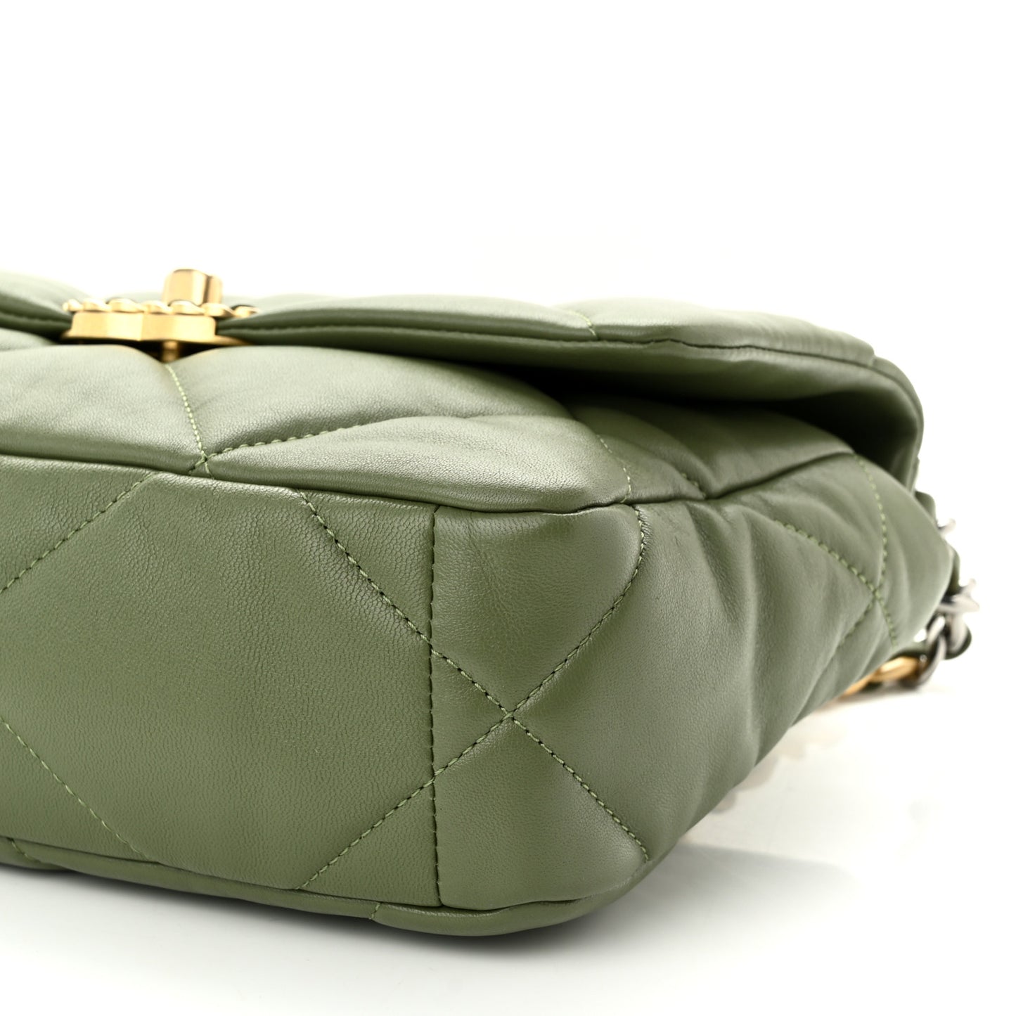 Lambskin Quilted Medium Chanel 19 Flap Green