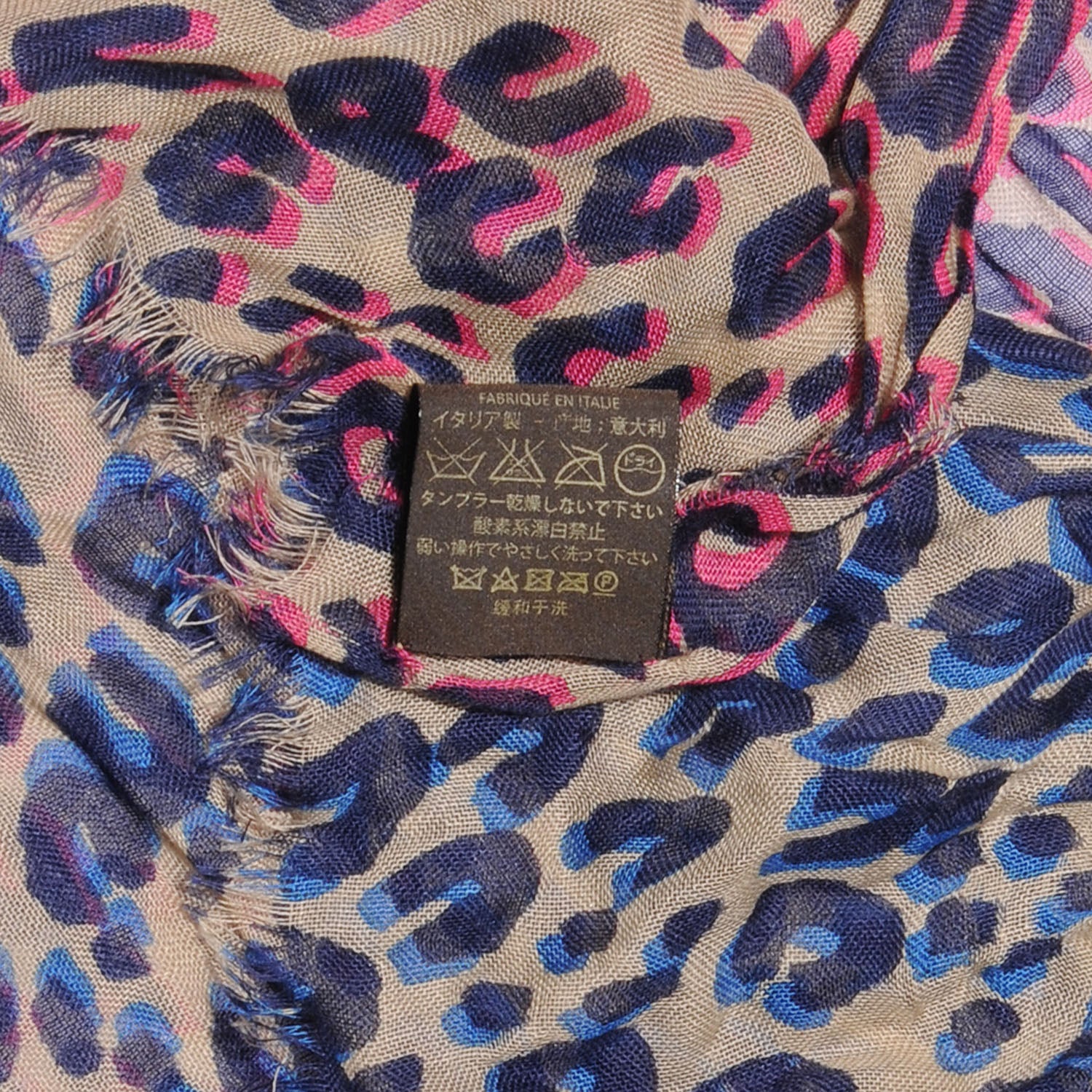 Louis Vuitton Cashmere Silk Leo Pop Stole Corail 5 of 5