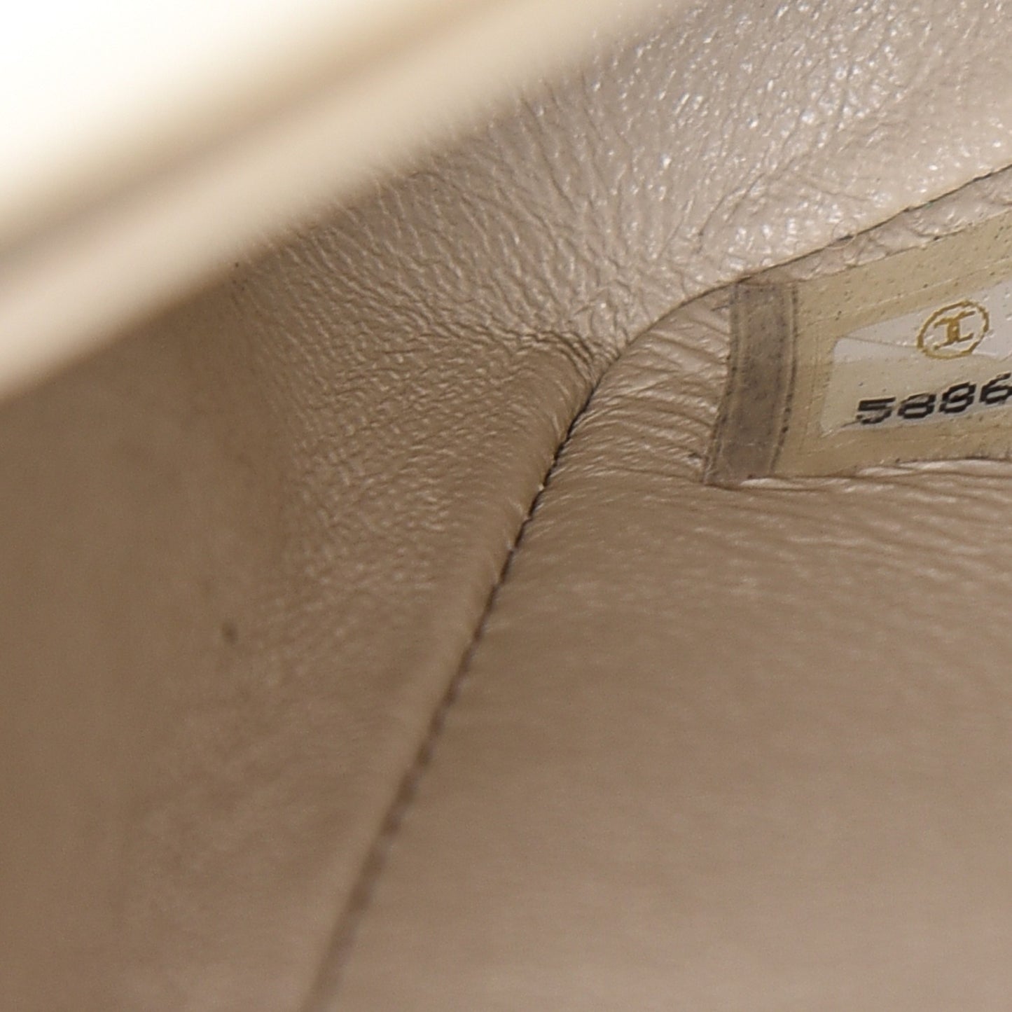 Caviar Quilted Medium Double Flap Beige Clair