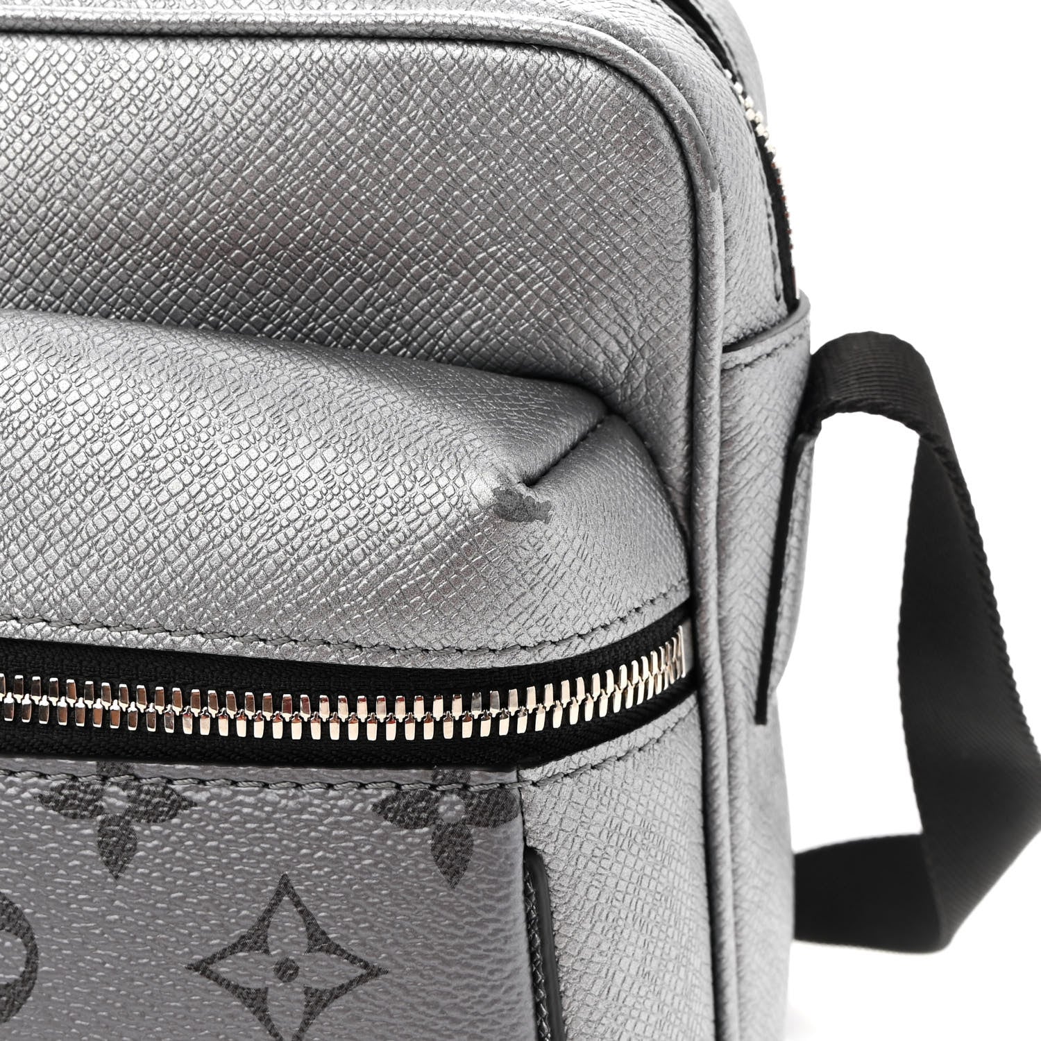 Louis Vuitton Taigarama Outdoor Messenger Gunmetal 9 of 9