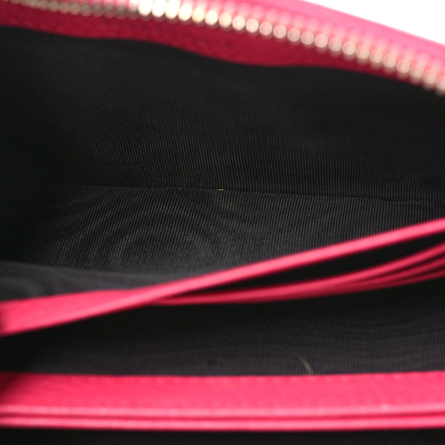 Gucci Pebbled Calfskin Soho Zip Around Wallet Pink 10 of 17