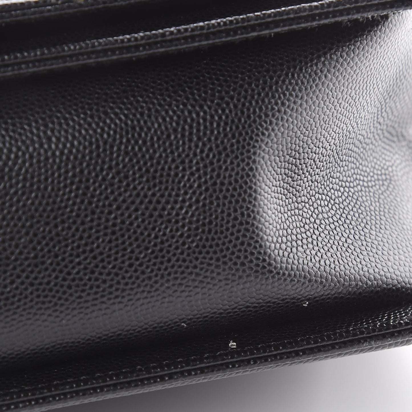 Caviar Quilted Medium Boy Flap Black