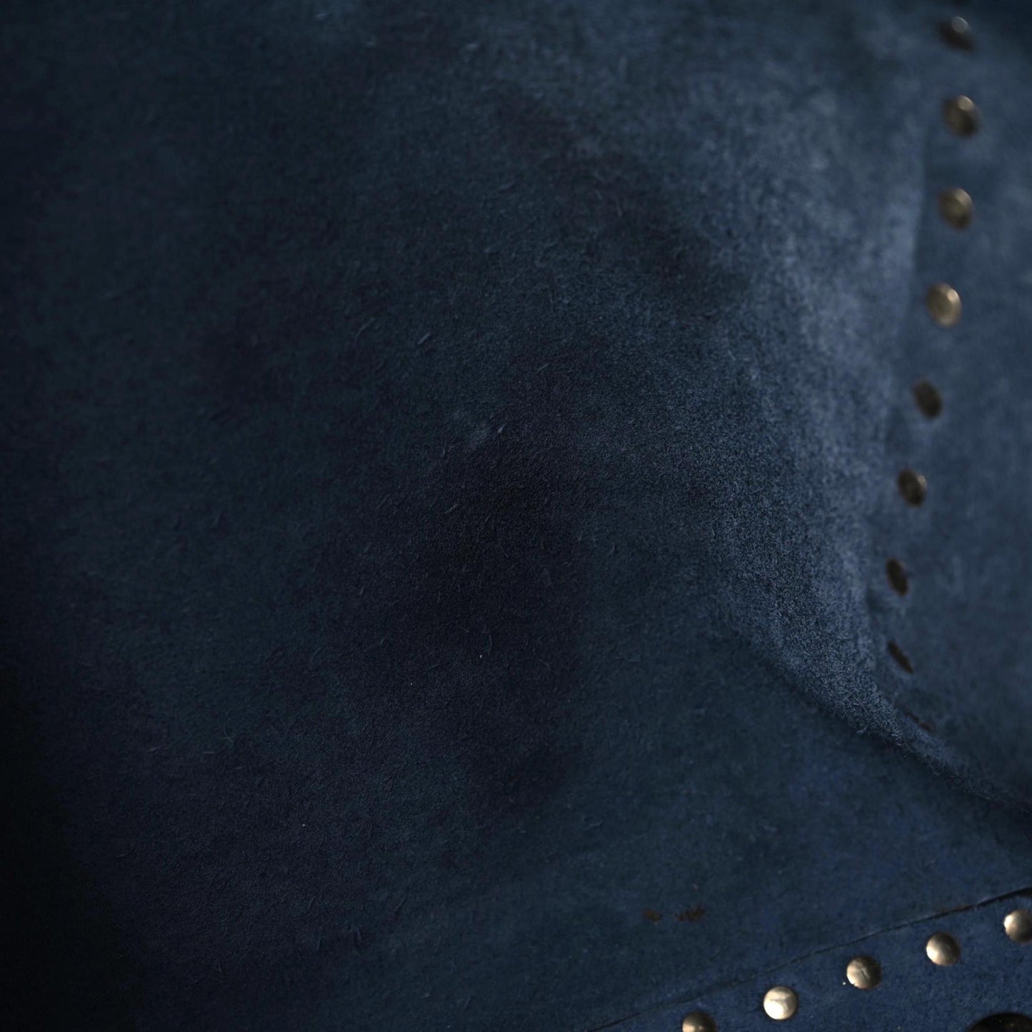 Pebbled Calfskin Medium Rockstud Tote Marine
