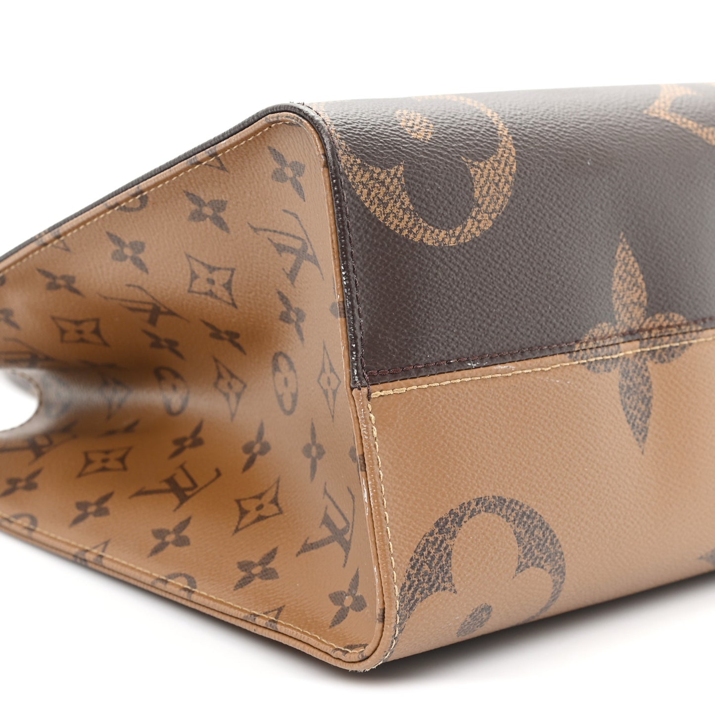 Reverse Monogram Giant Onthego MM