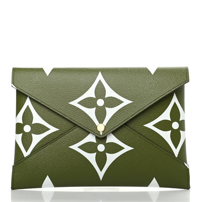 Louis Vuitton Monogram Giant Kirigami Pochette Set 3 of 10
