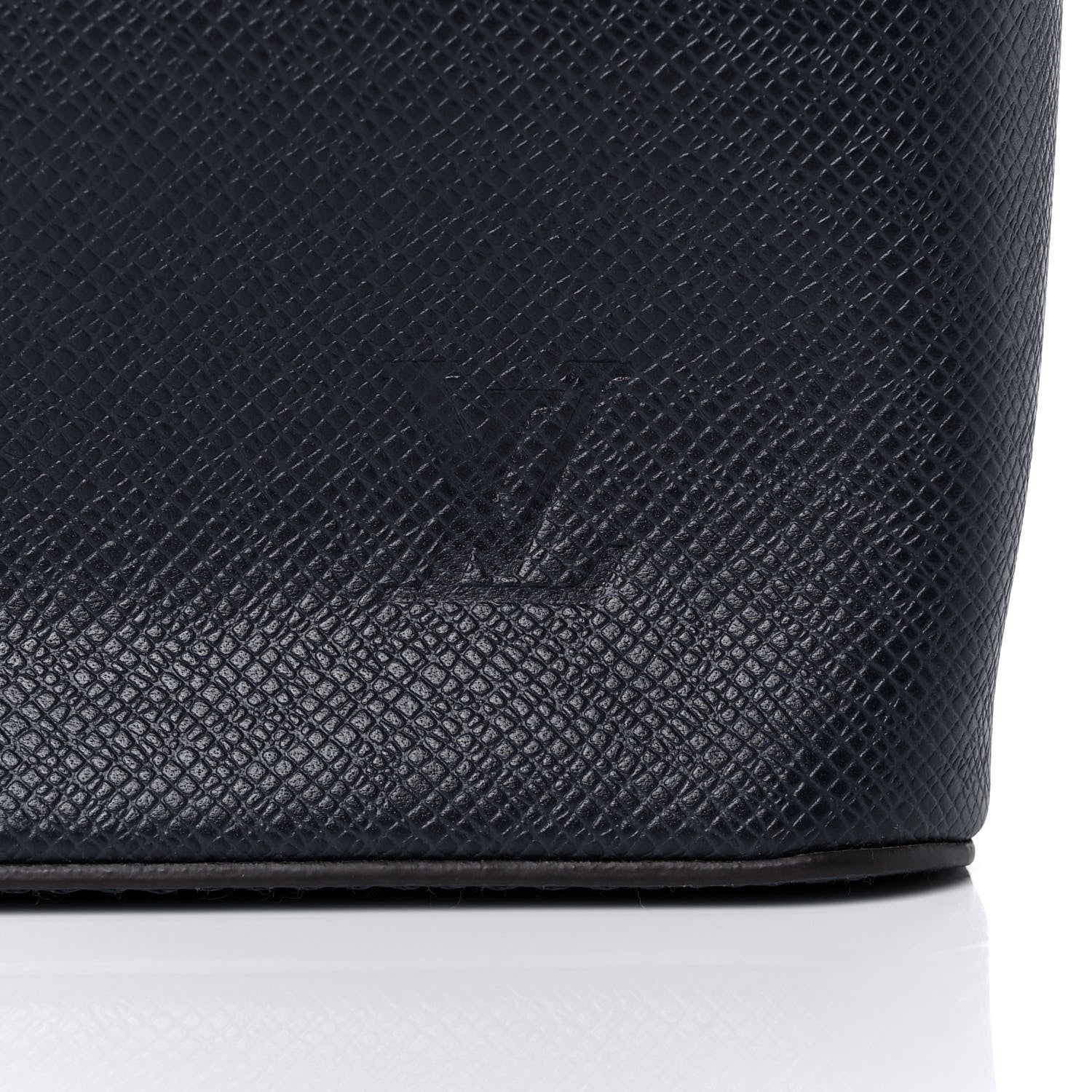 Louis Vuitton Taiga Anton Messenger PM Ocean 7 of 9