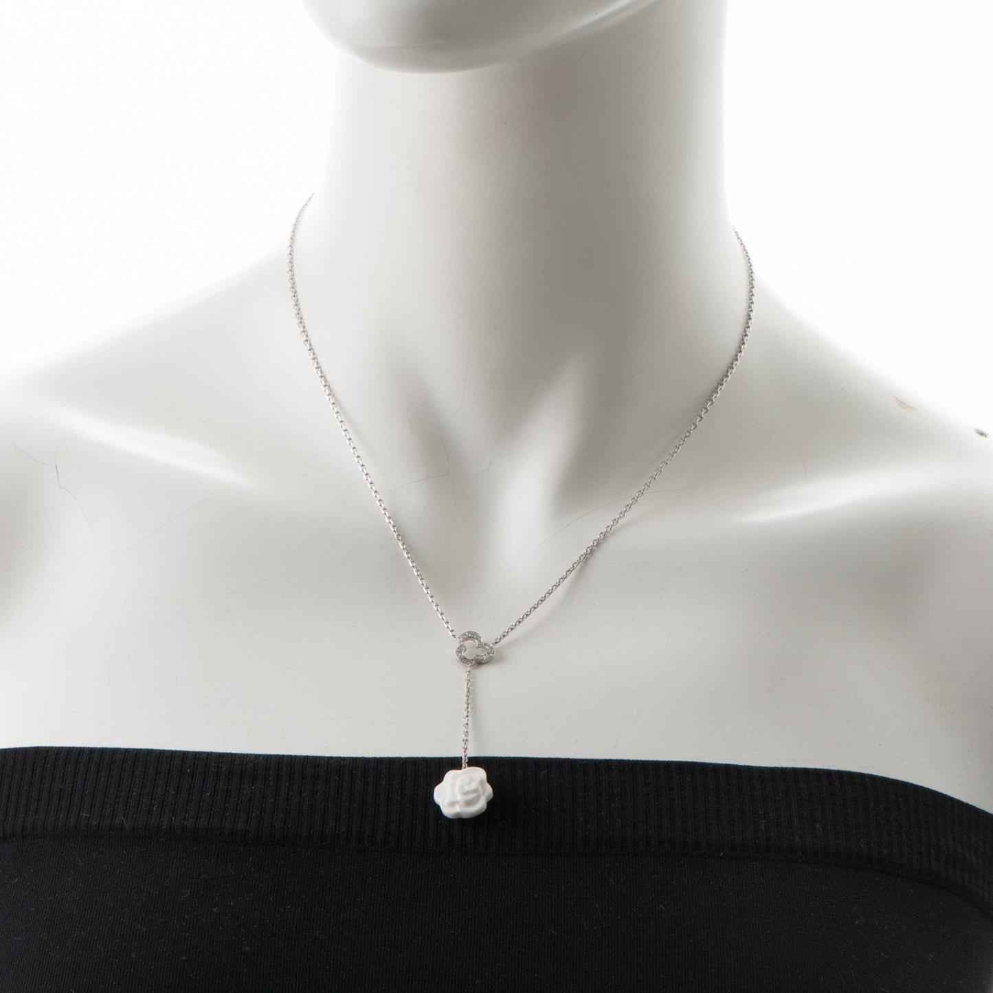 18K White Gold Diamond Agate Camelia Sculpte Pendant Necklace