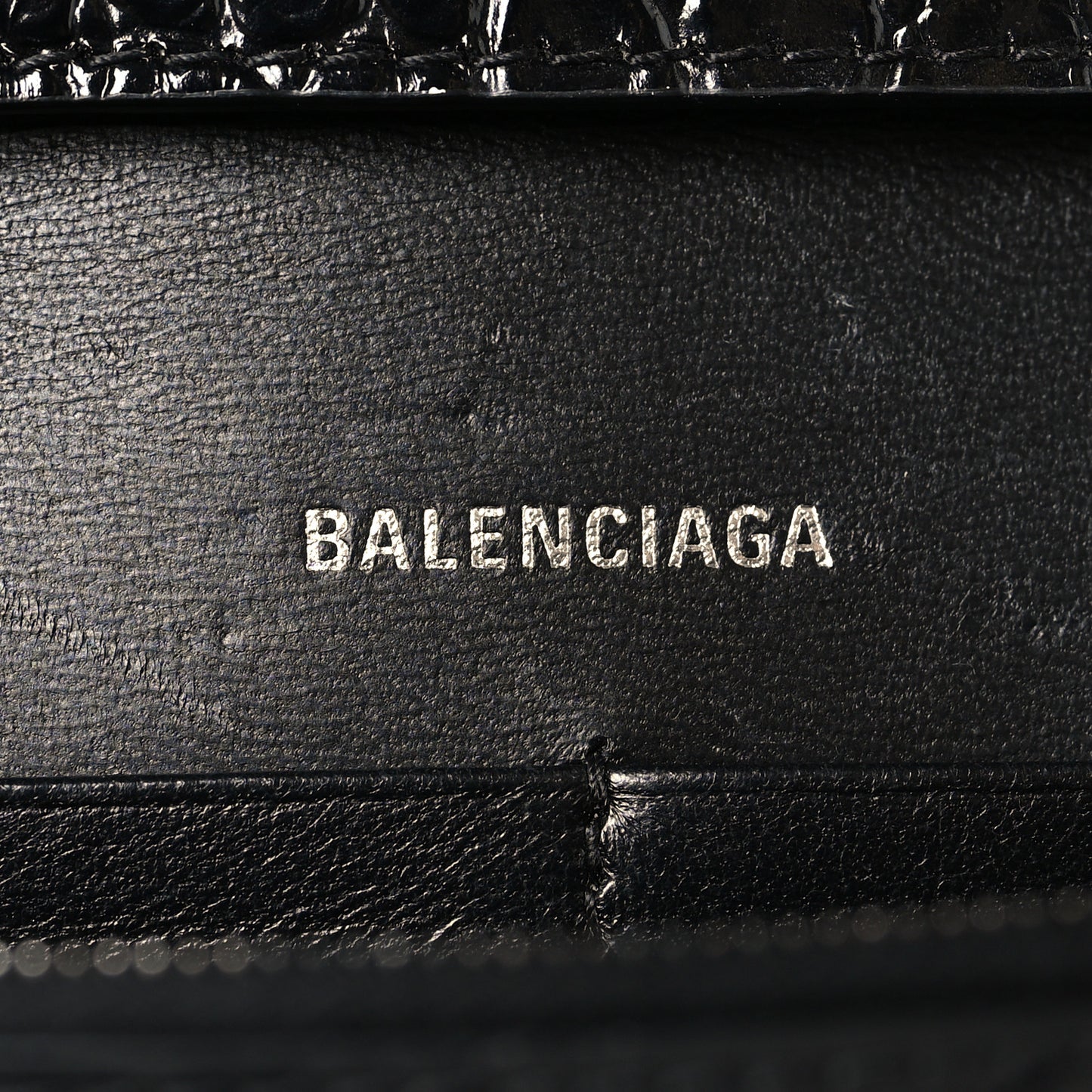Shiny Calfskin Monochrome Crocodile Embossed Hourglass Chain Bag Black