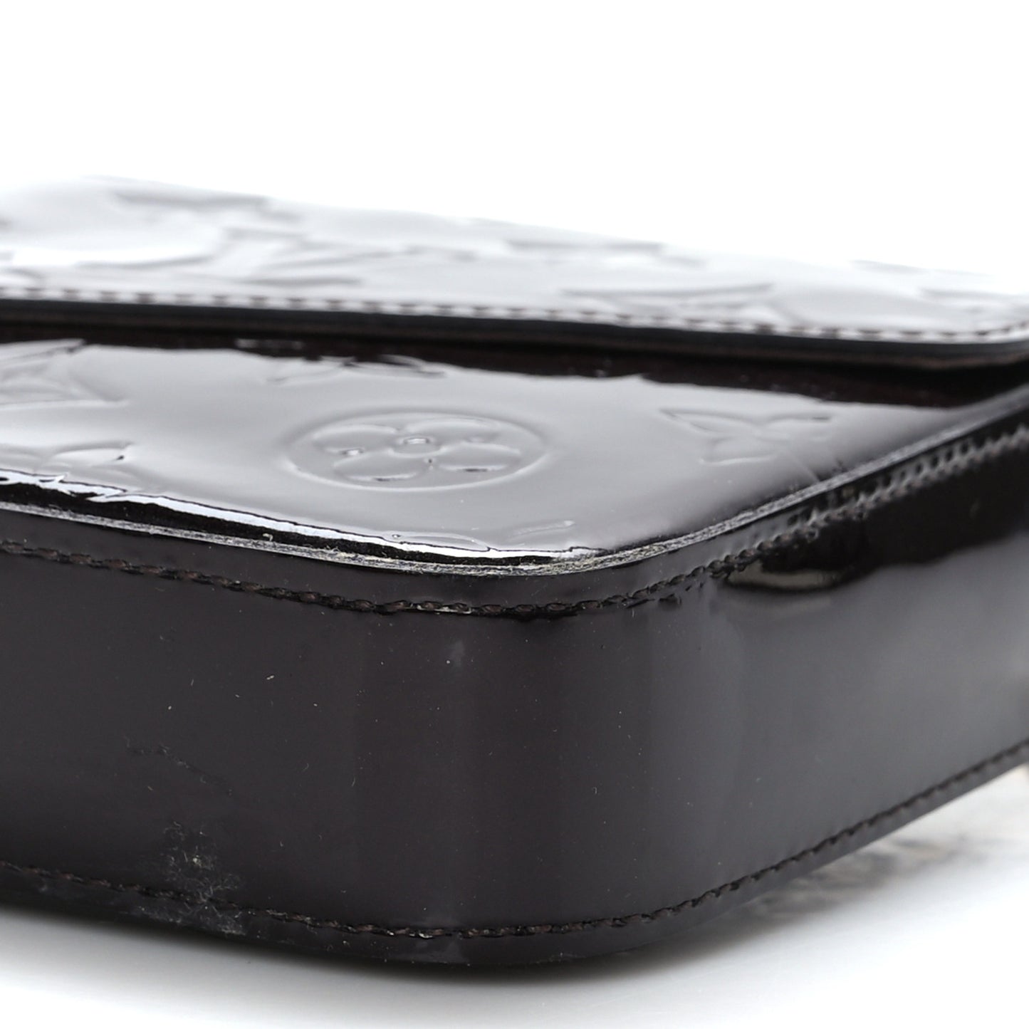 Vernis Pochette Felicie Chain Wallet Amarante