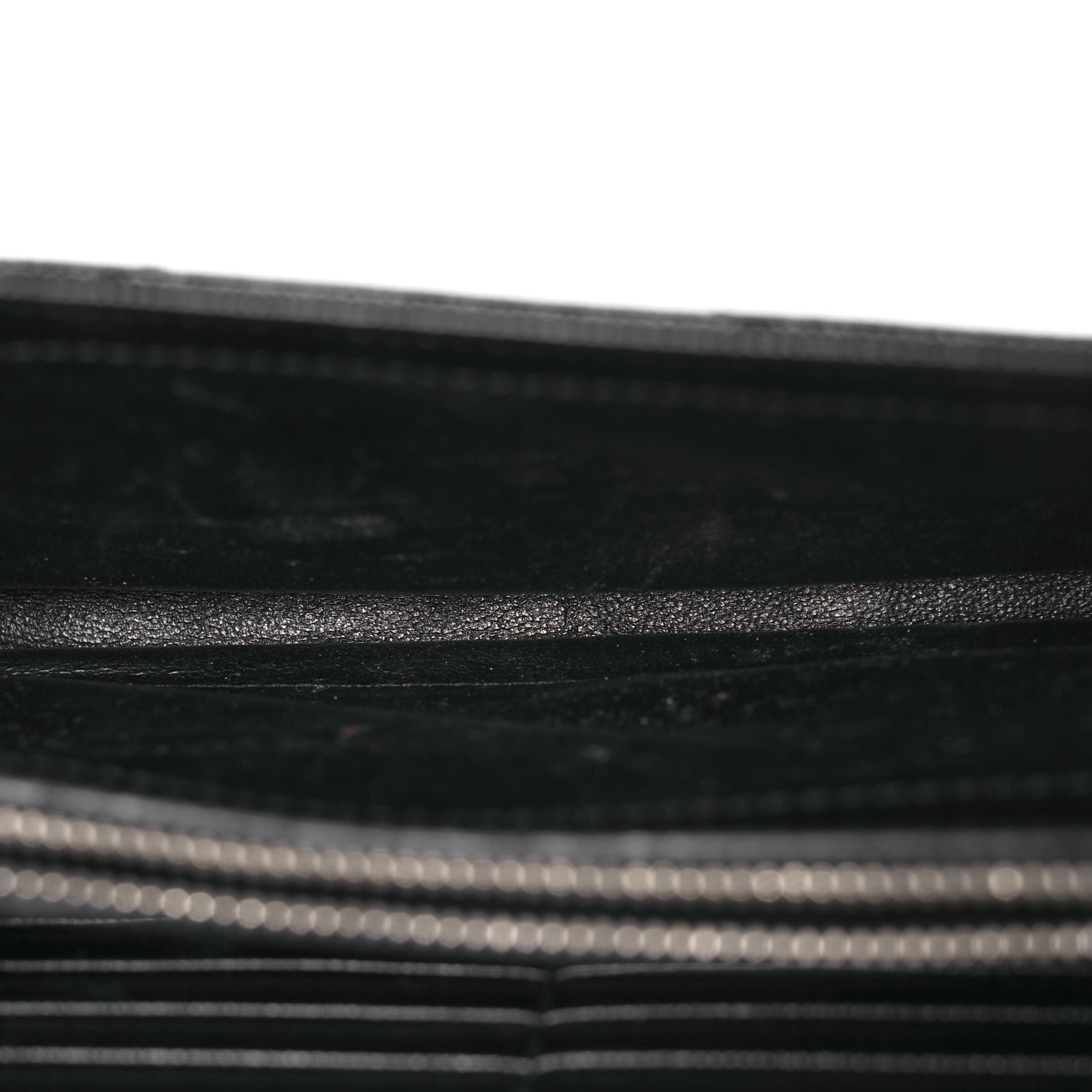 Saint Laurent Grain De Poudre Matelasse Chevron Monogram Chain Wallet Black 5 of 15