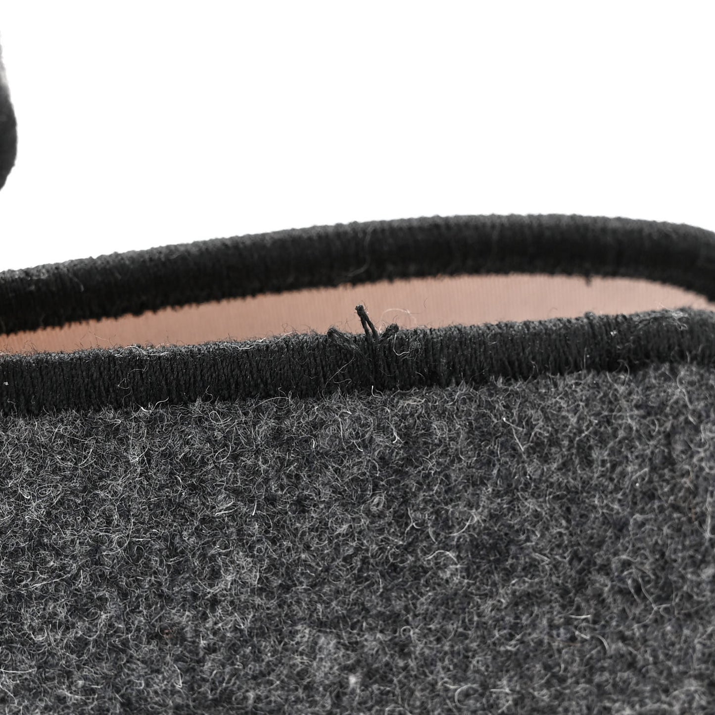 Melange Flannel Satin Threaded Edge Medium Peekaboo I SEE U East West Satchel Grigio Bois de Rose