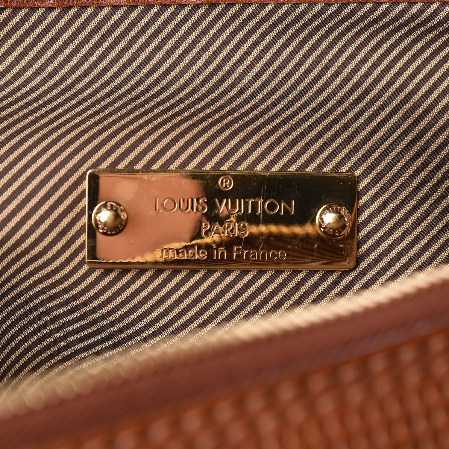 Louis Vuitton Bequia Trotter GM 6 of 9