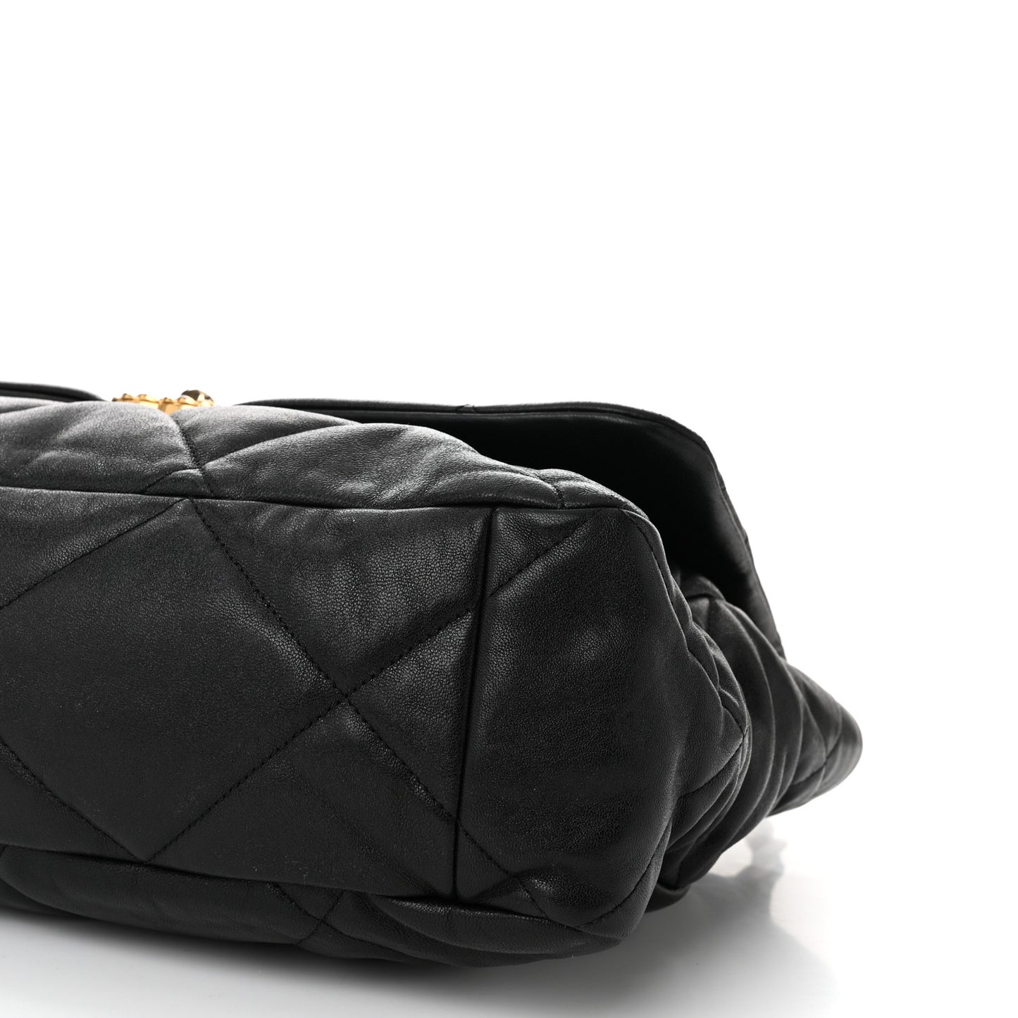 Lambskin Quilted Maxi Chanel 19 Flap Black