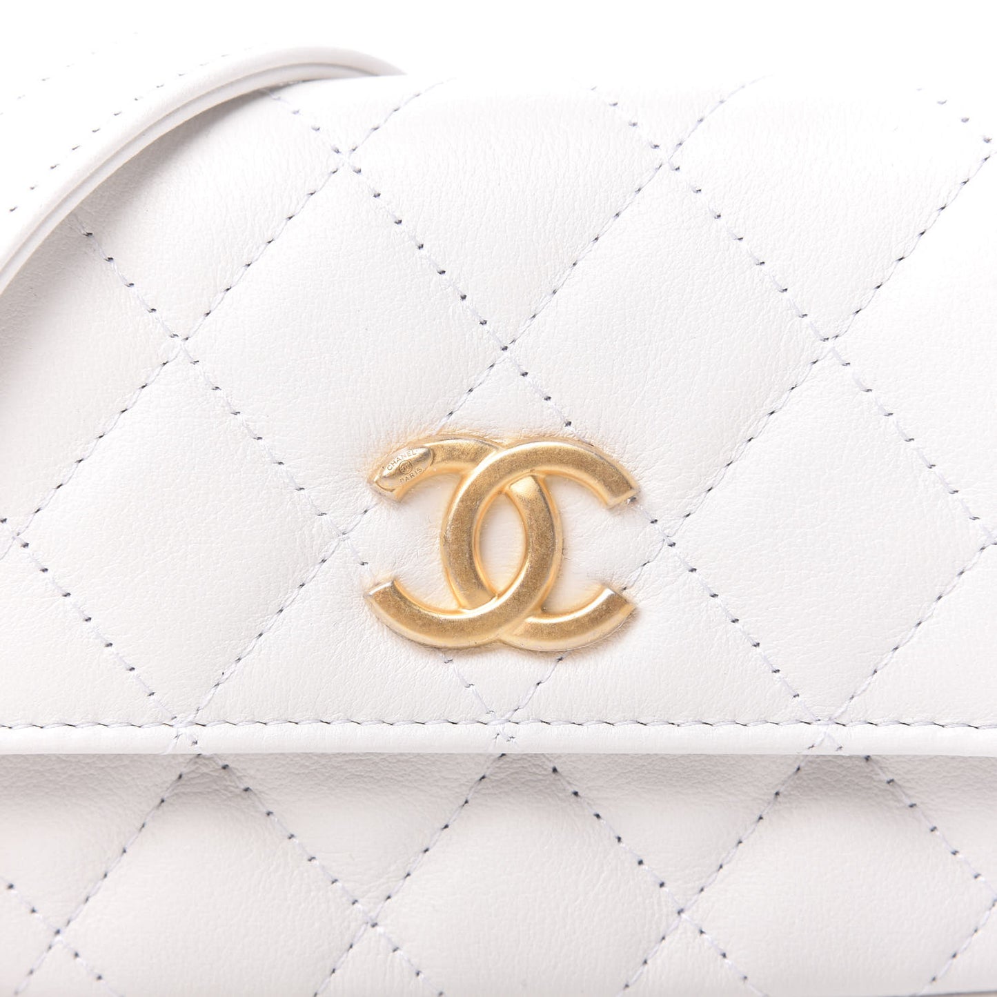 Calfskin Quilted About Pearls Card Holder Flap With Chain White