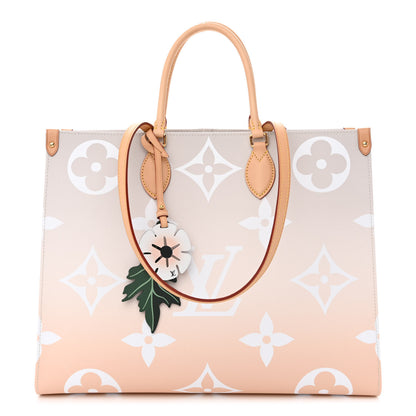 Louis Vuitton Monogram Giant By The Pool Onthego GM Brume 1 of 9