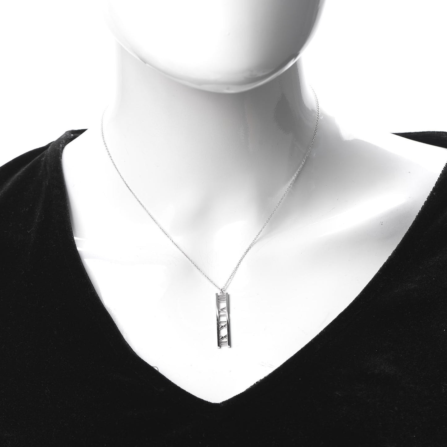 18K White Gold Atlas Bar Pendant Necklace