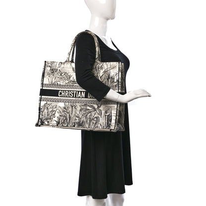Christian Dior Canvas Embroidered Toile De Jouy Book Tote White Black 2 of 15