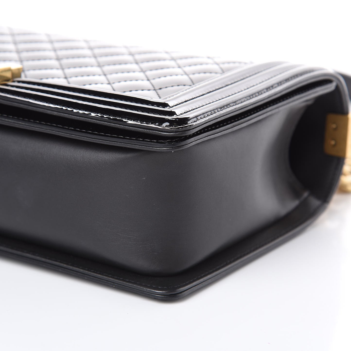 Patent Calfskin Quilted New Medium Boy Flap Black