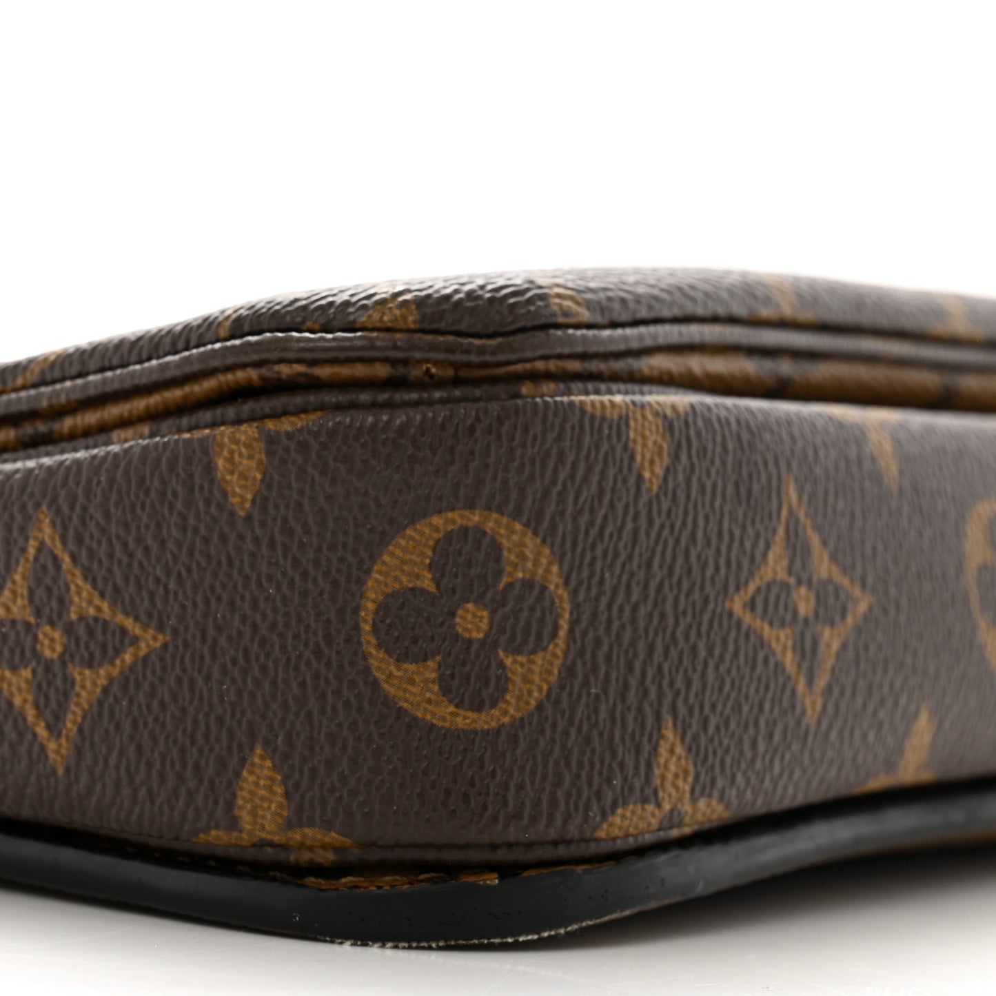 Reverse Monogram Pochette Metis