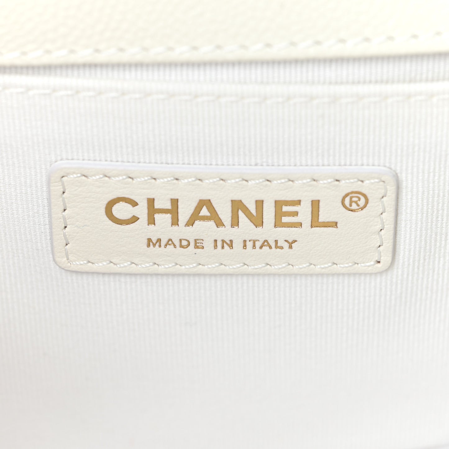 Caviar Quilted Medium Boy Flap White
