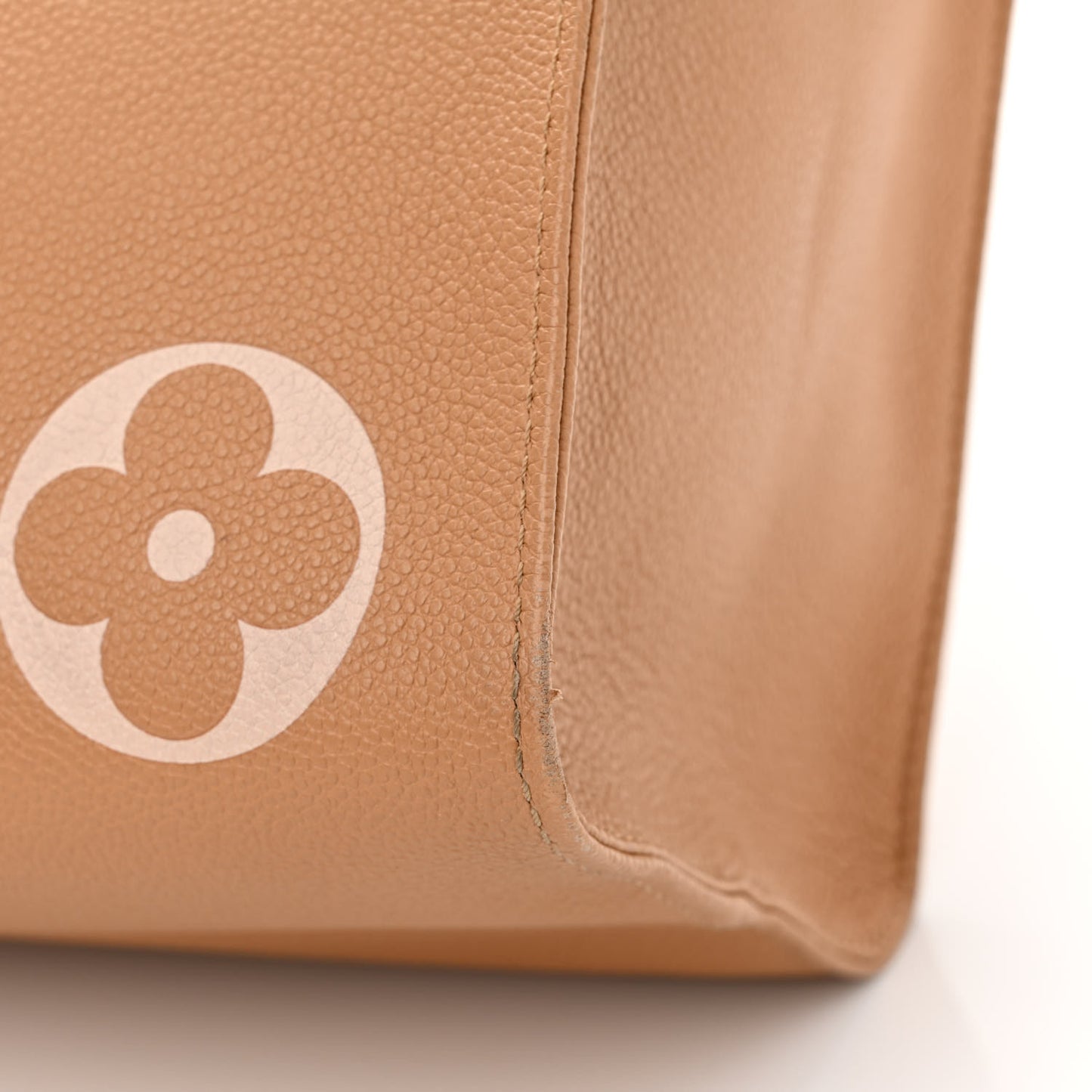 Empreinte Monogram Giant Onthego MM Arizona Creme