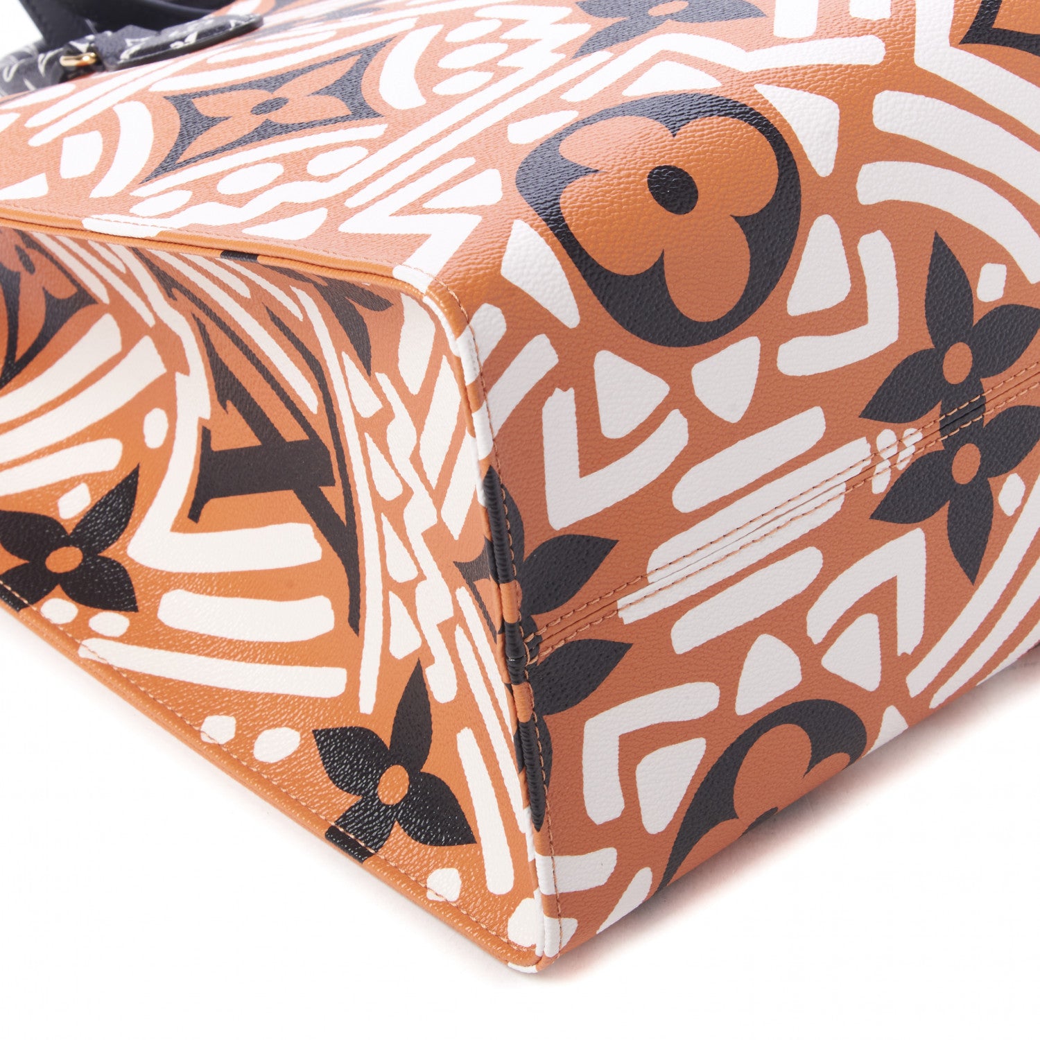 Louis Vuitton Monogram Giant Crafty Onthego GM Crème Caramel 5 of 7