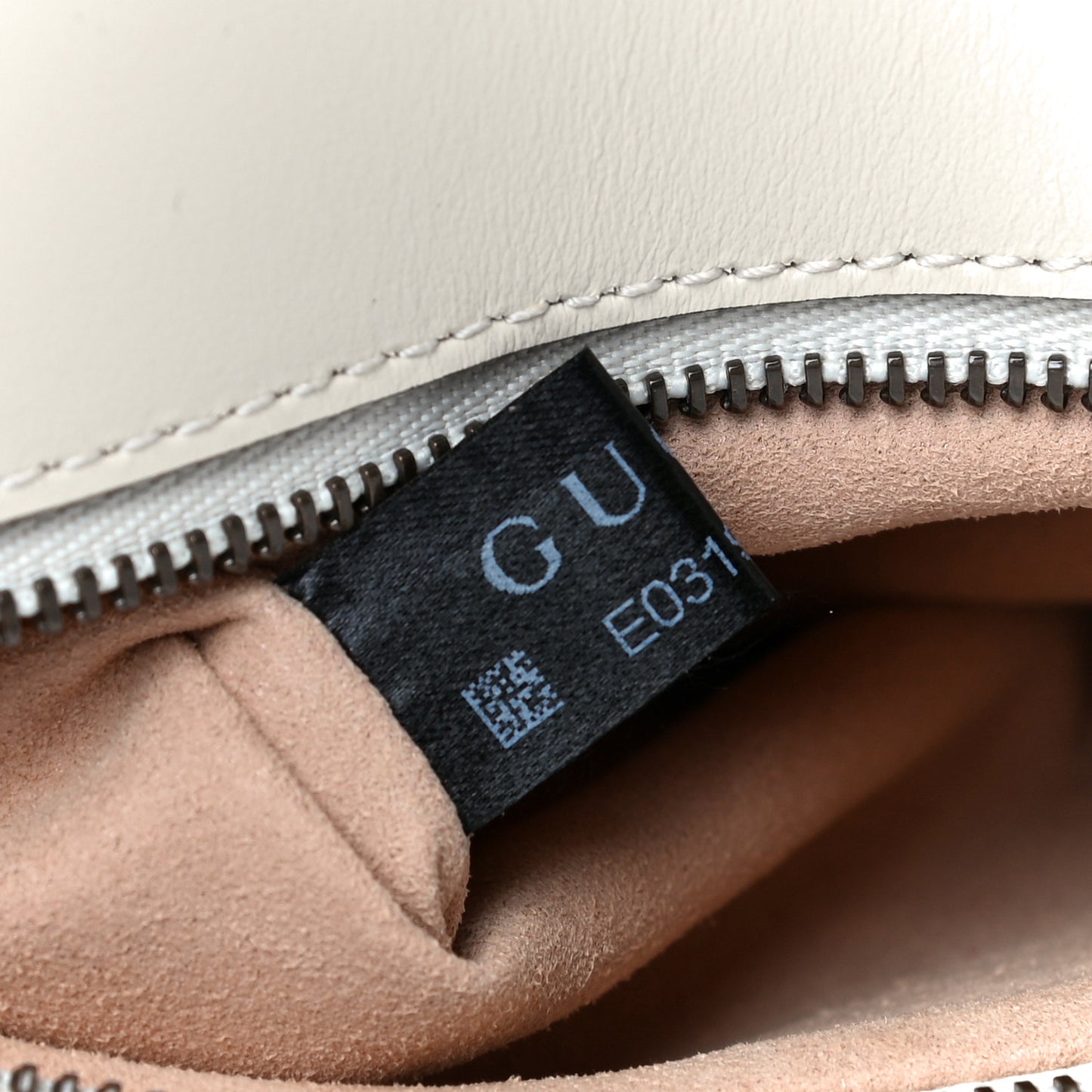 Calfskin Matelasse Small GG Marmont Shoulder Bag White