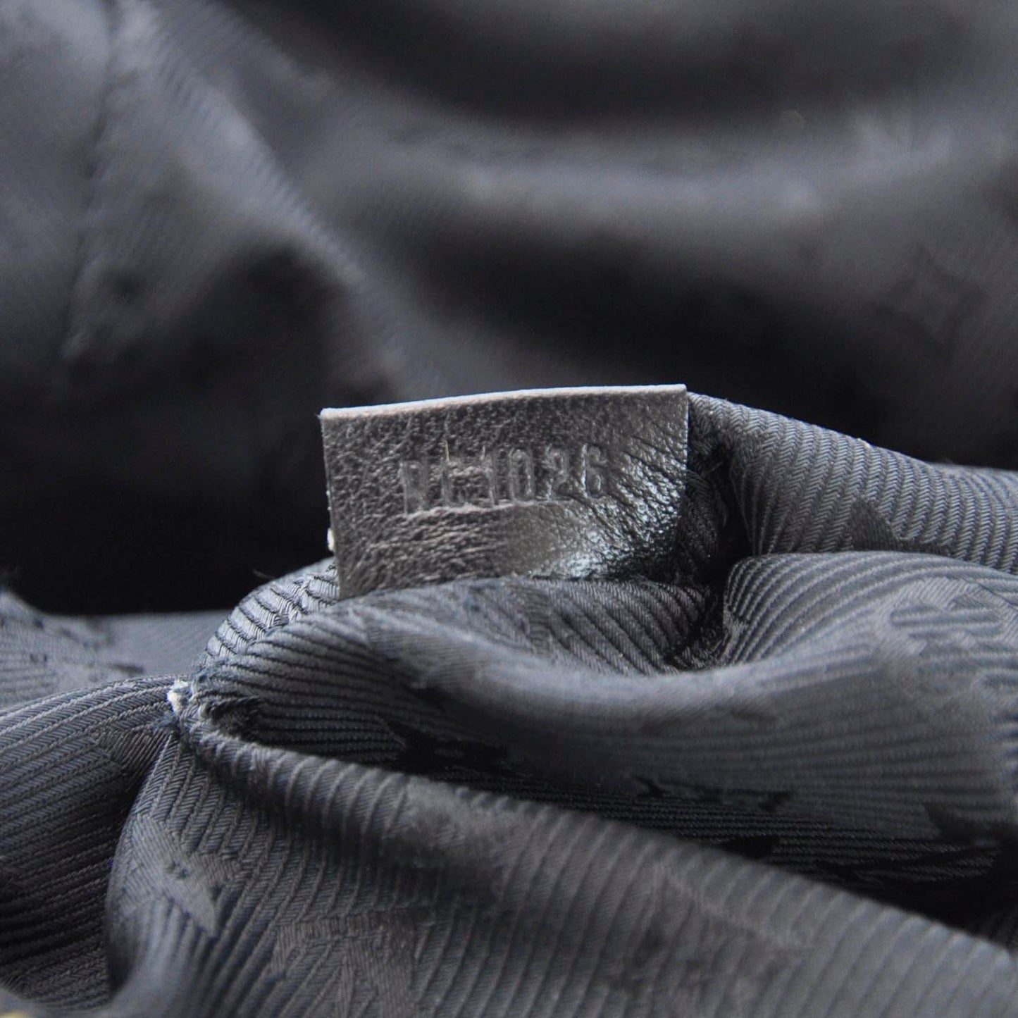Lambskin Riveting Black