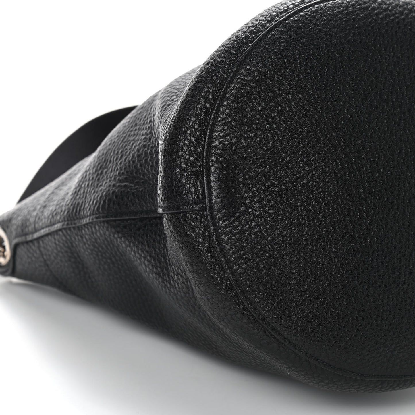 Vitello Daino Bucket Bag Black