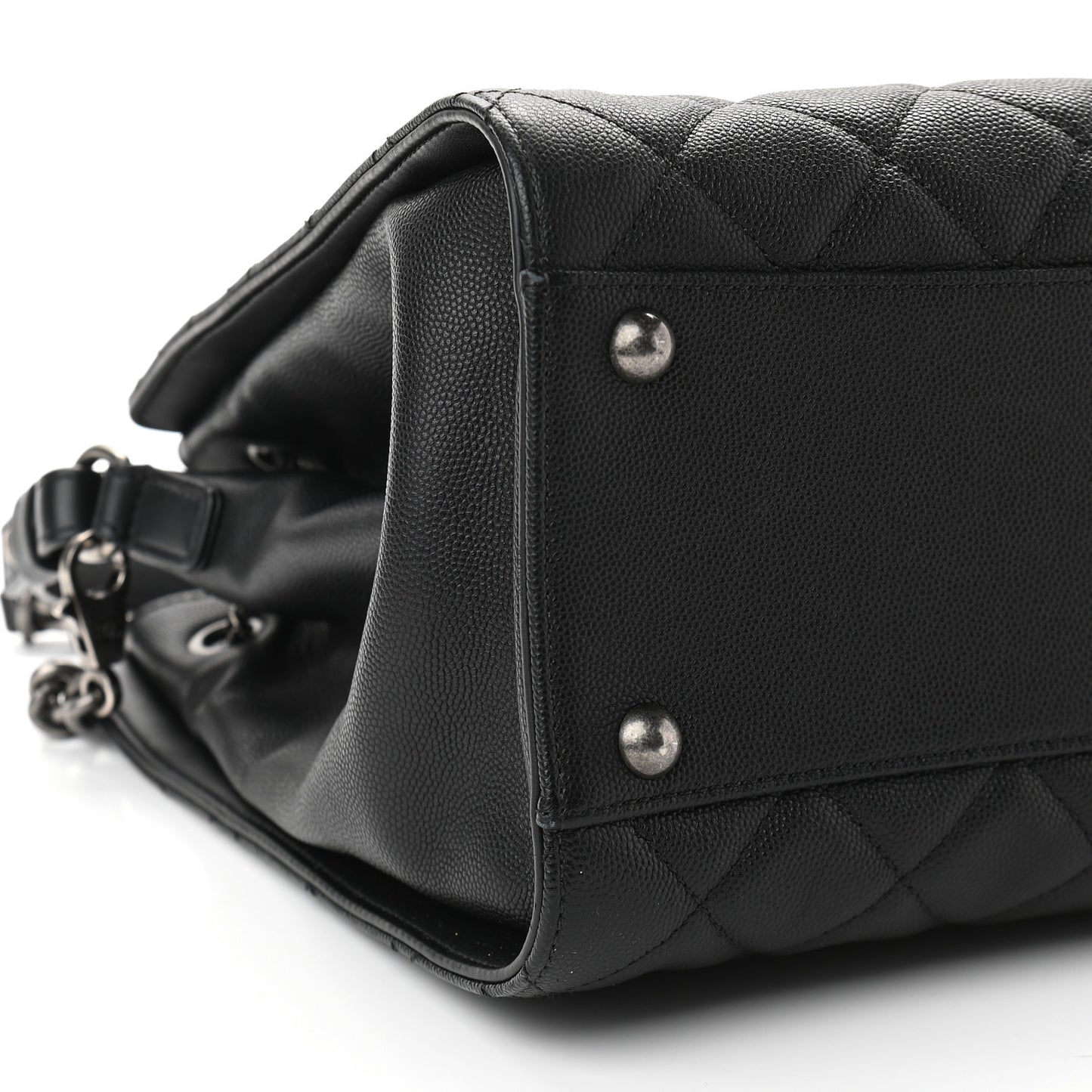 Caviar Quilted Medium CC Bucket Bag Black